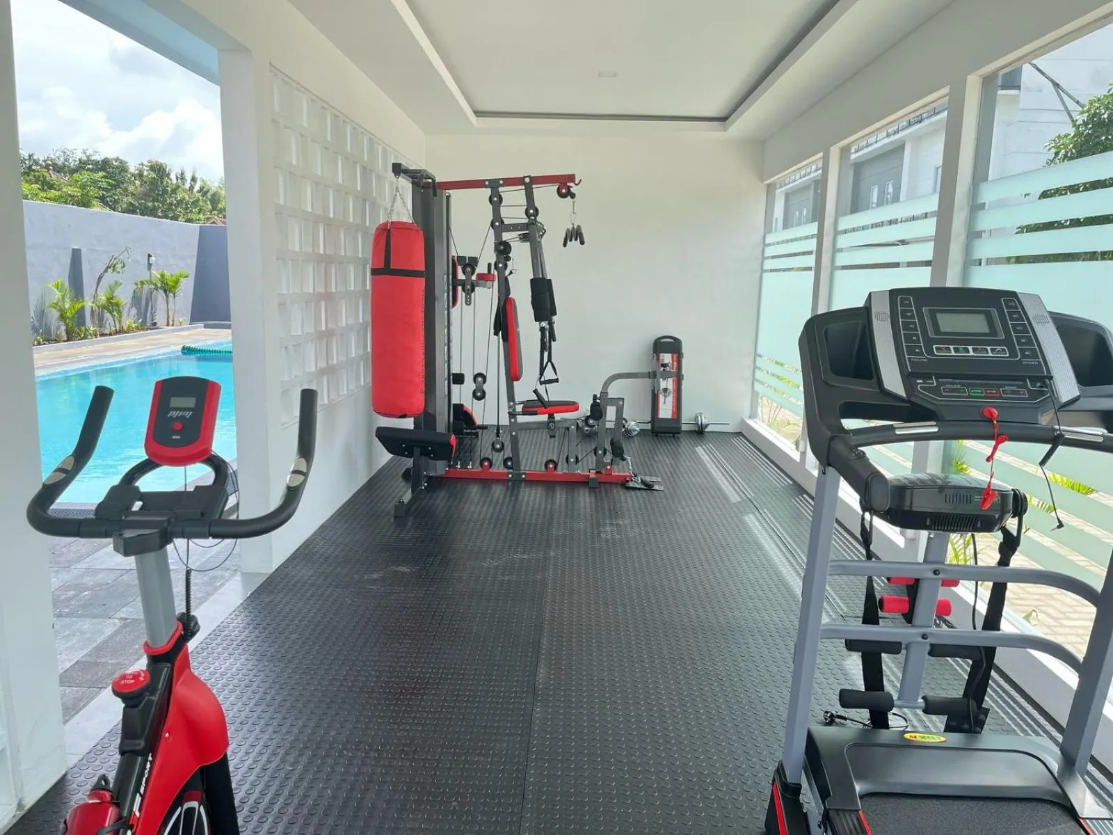 Fitness centre/facilities in LYNN Hotel Tuban