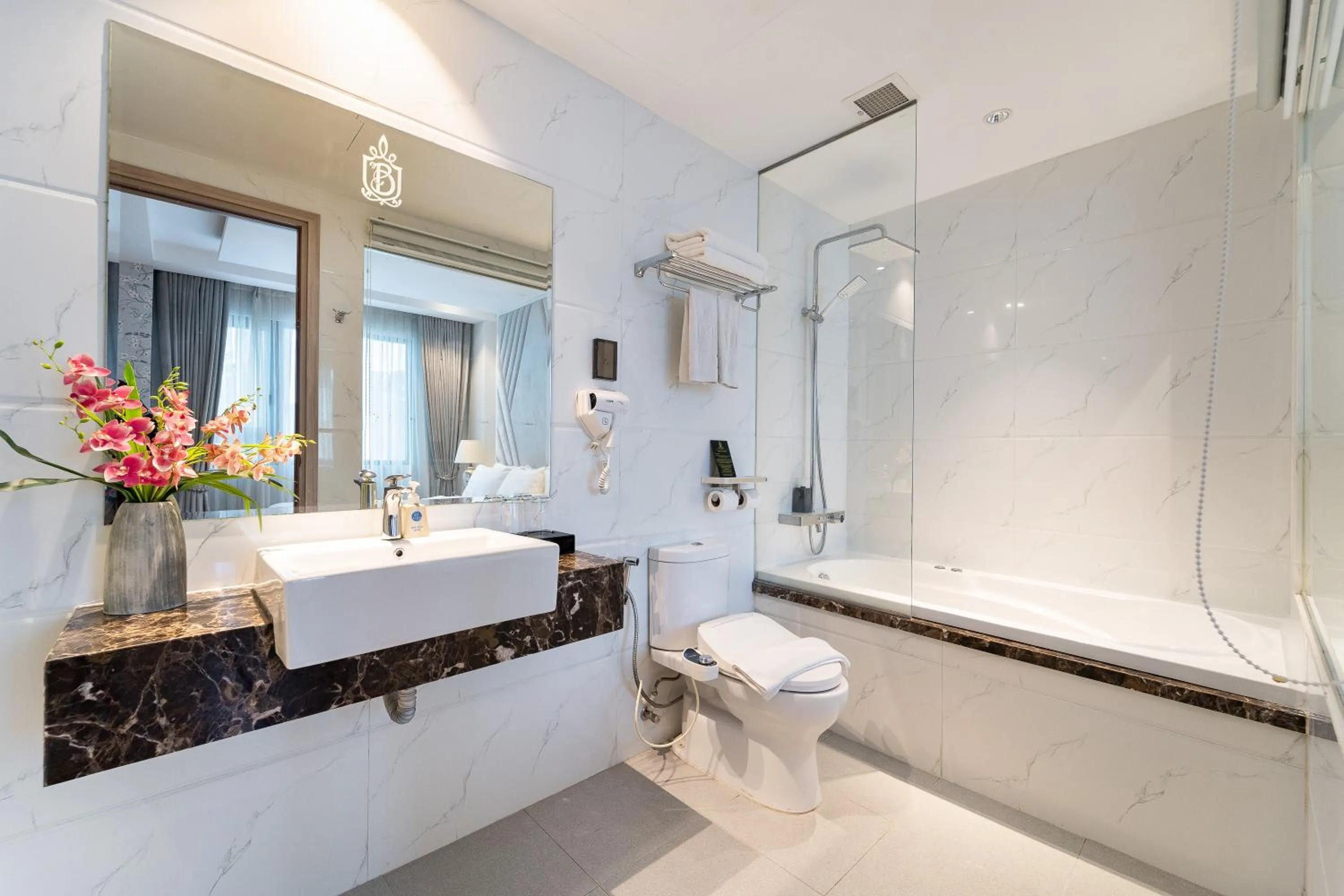 Bathroom in Nicecy Hotel Suites & Spa