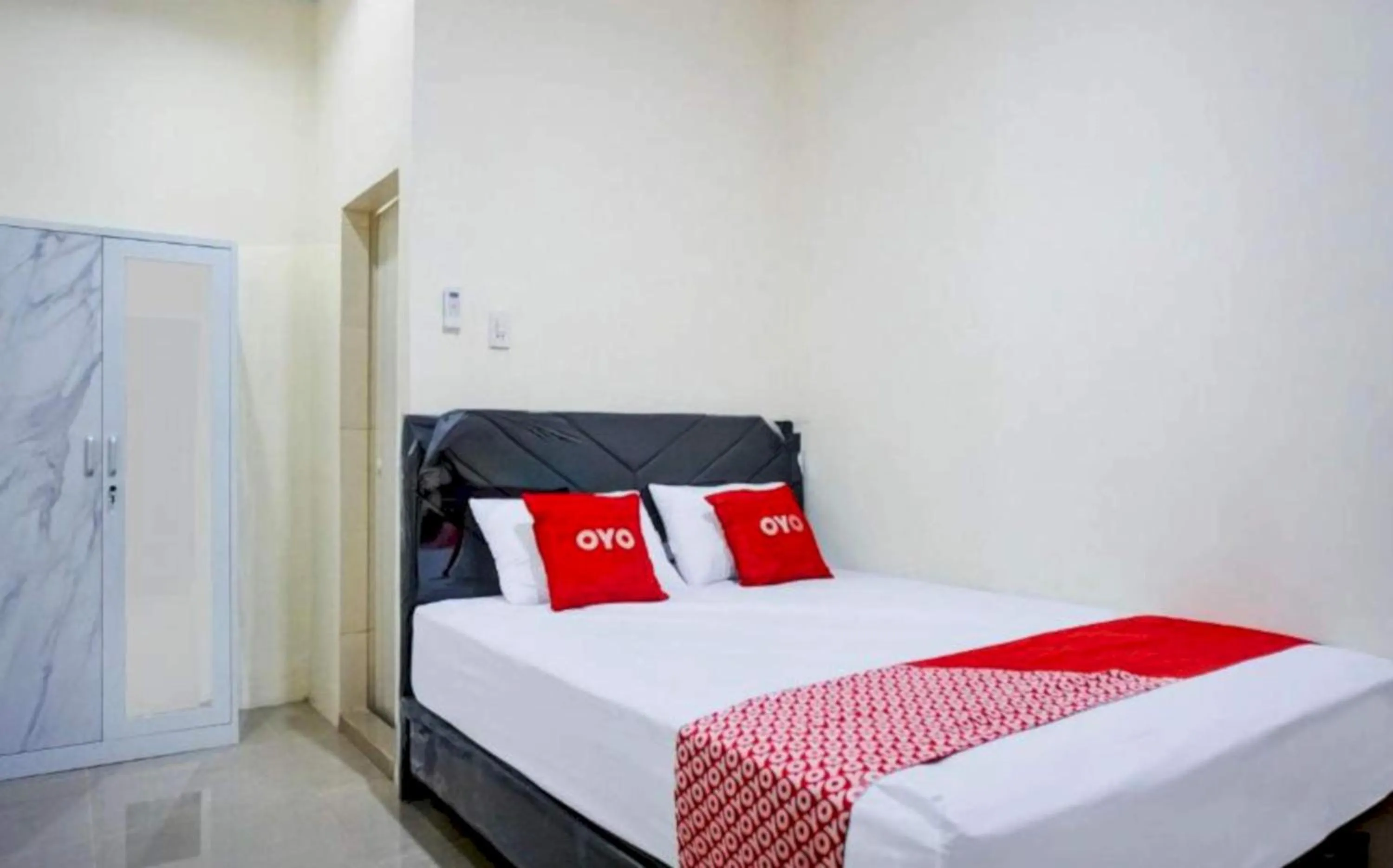 Photo of the whole room, Bed in Hotel O Medan City Center Near Rumah Sakit Bunda Thamrin Formerly Mora Residence