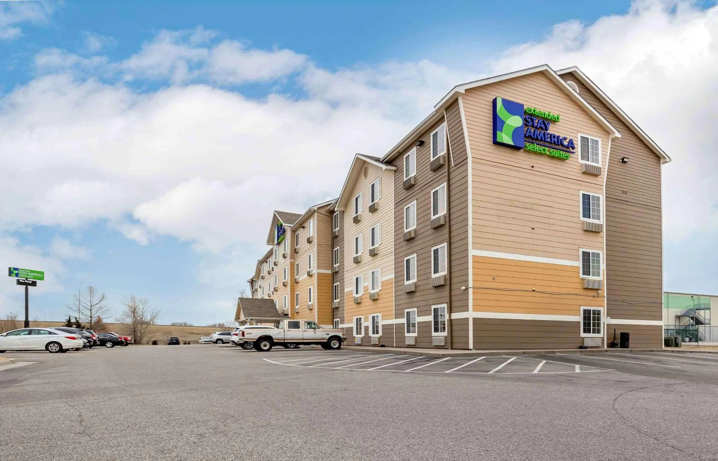 Property building in Extended Stay America Select Suites - Wichita - Airport