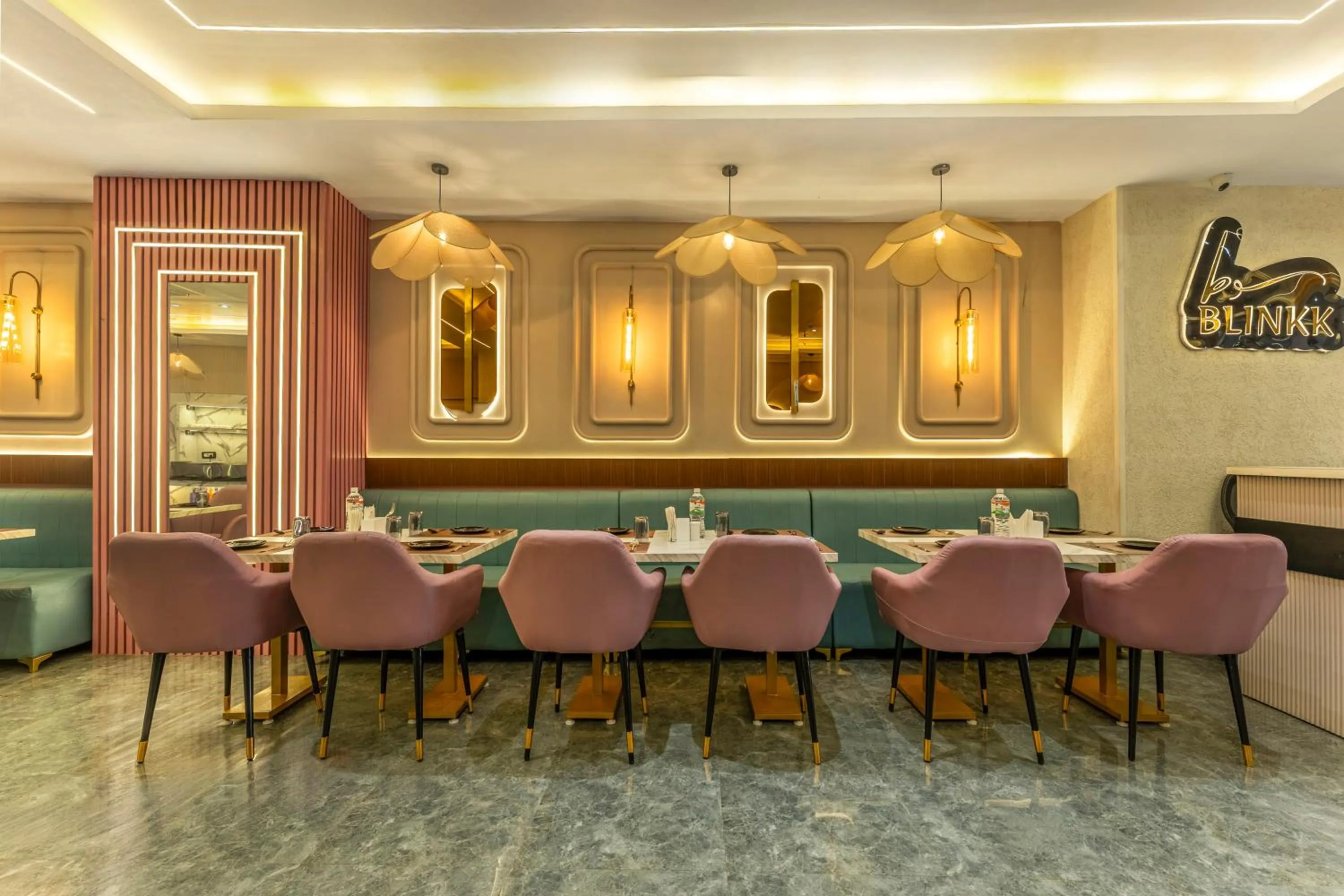 Restaurant/places to eat in Treebo Divine Stay Prayagraj