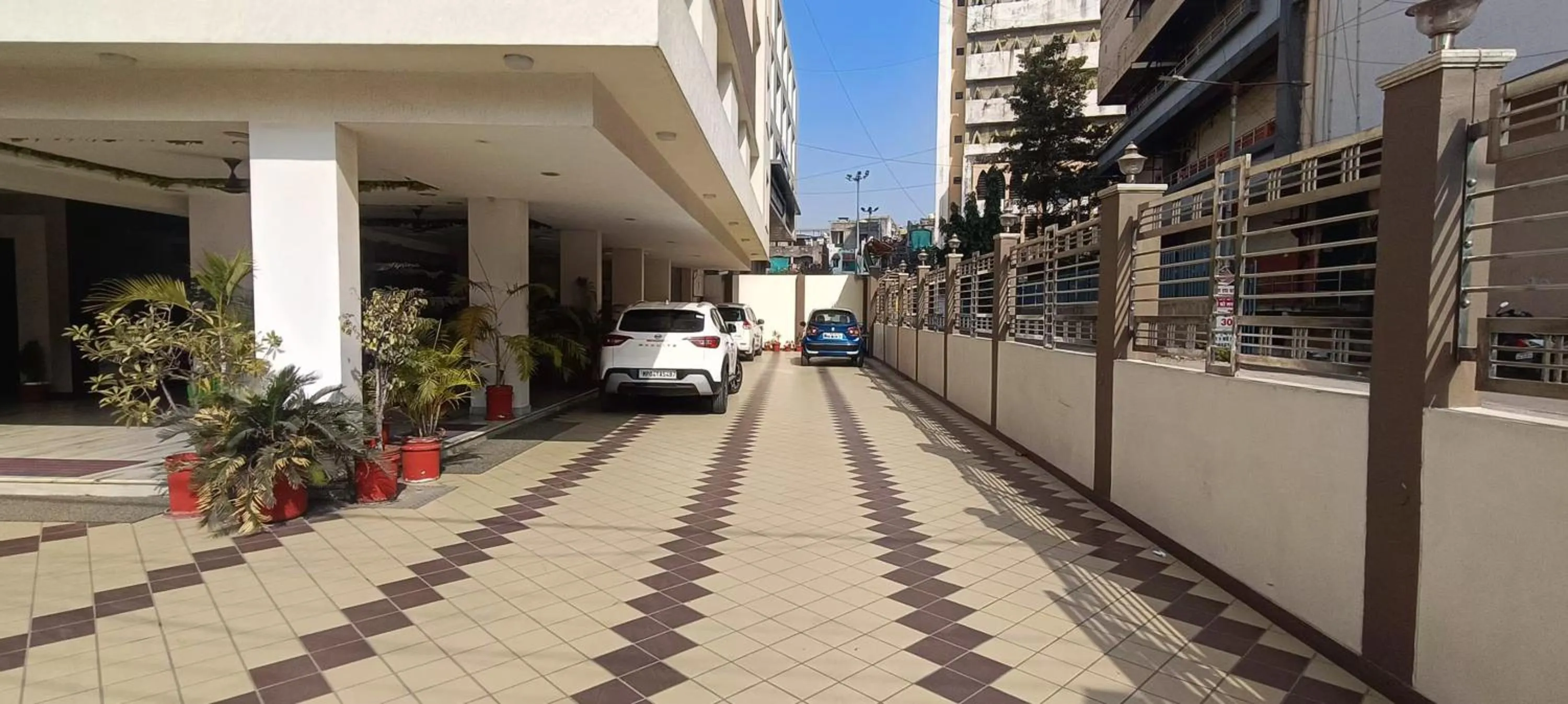 Parking in Hotel Asian Inn, Nagpur