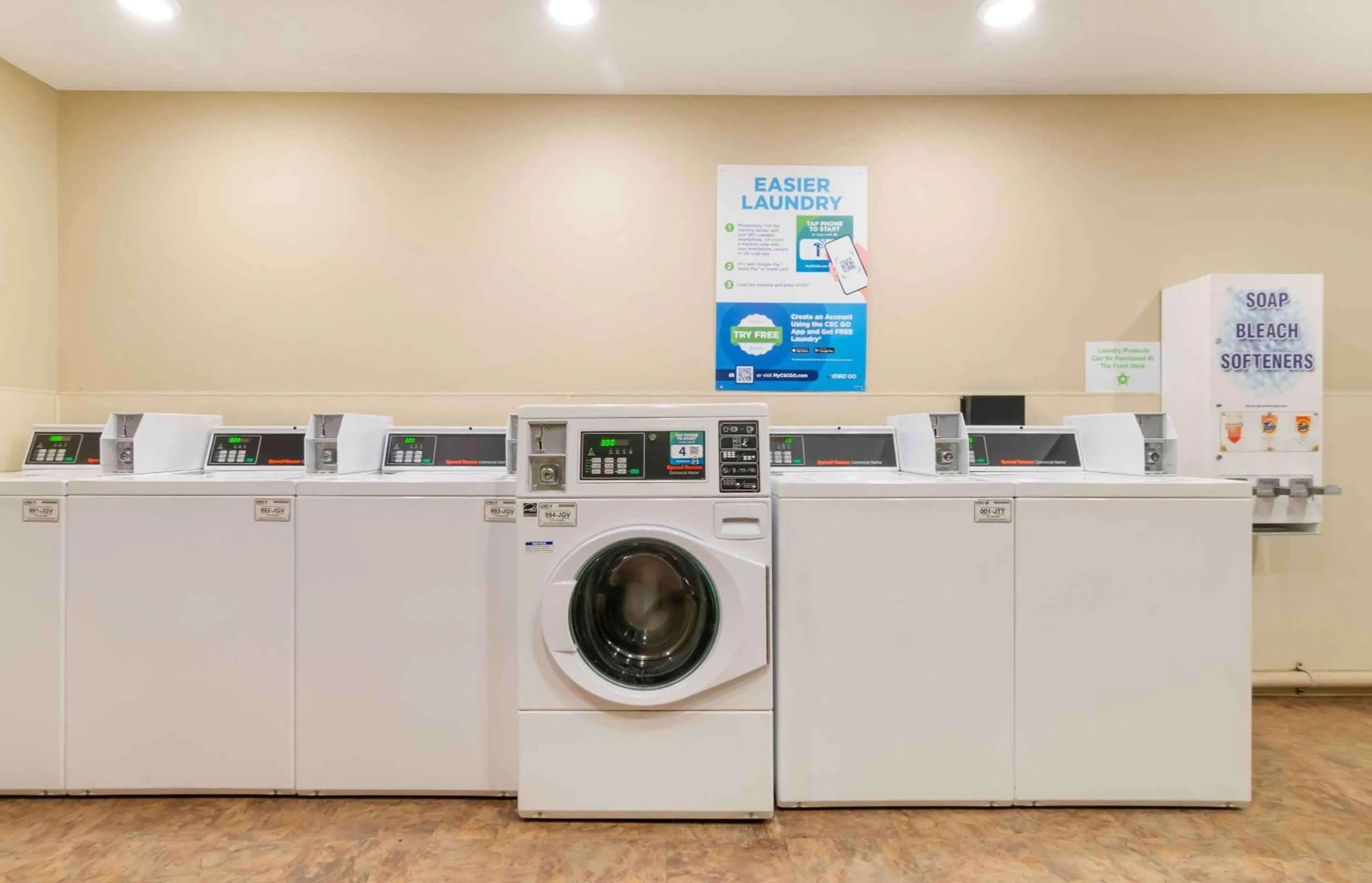 Property building in Extended Stay America Select Suites - Kansas City - Stadium