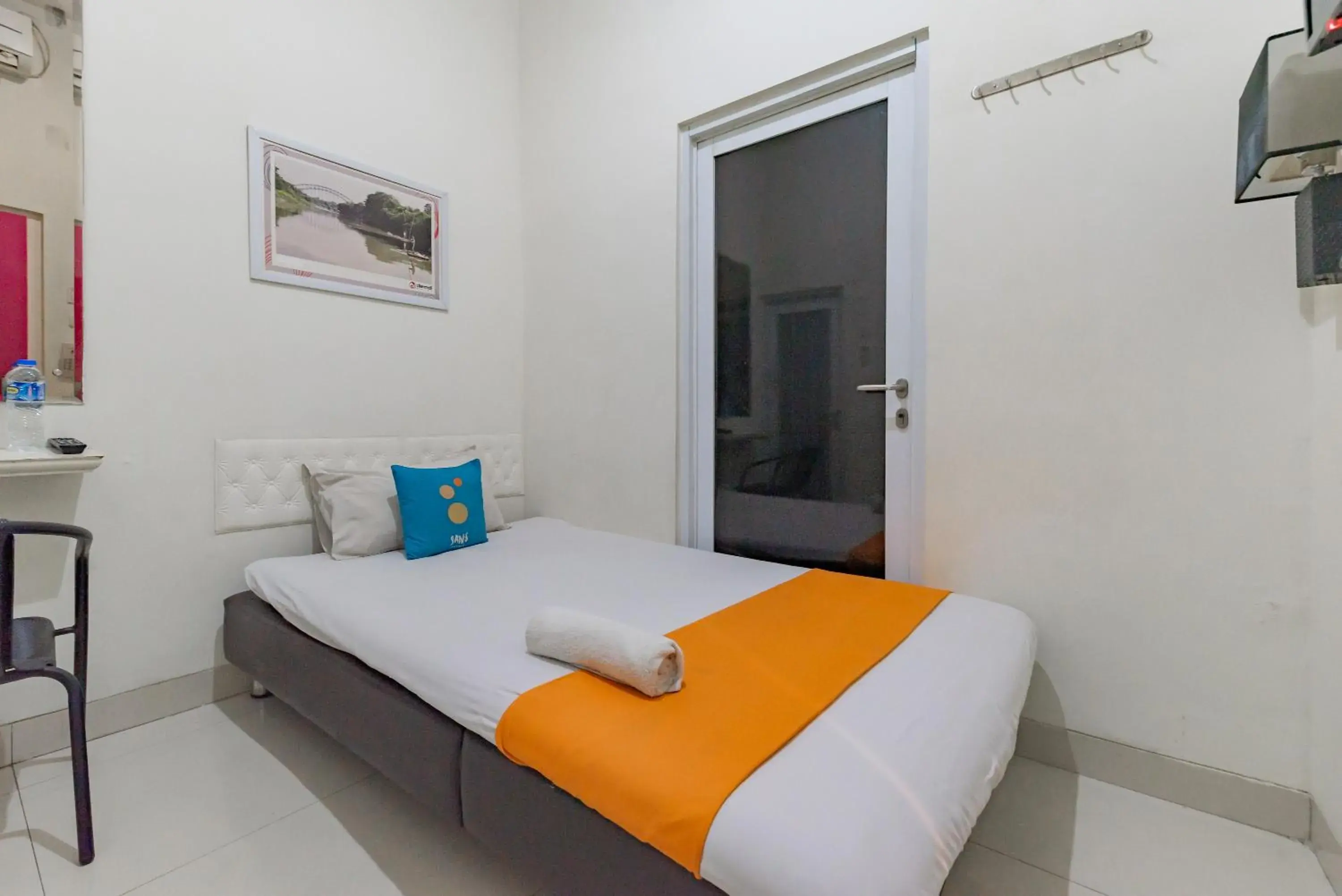 Single Room - single occupancy in Sans Vibes Diemdi Kiaracondoong Bandung Single Room - single occupancy in Sans Vibes Diemdi Kiaracondoong Bandung