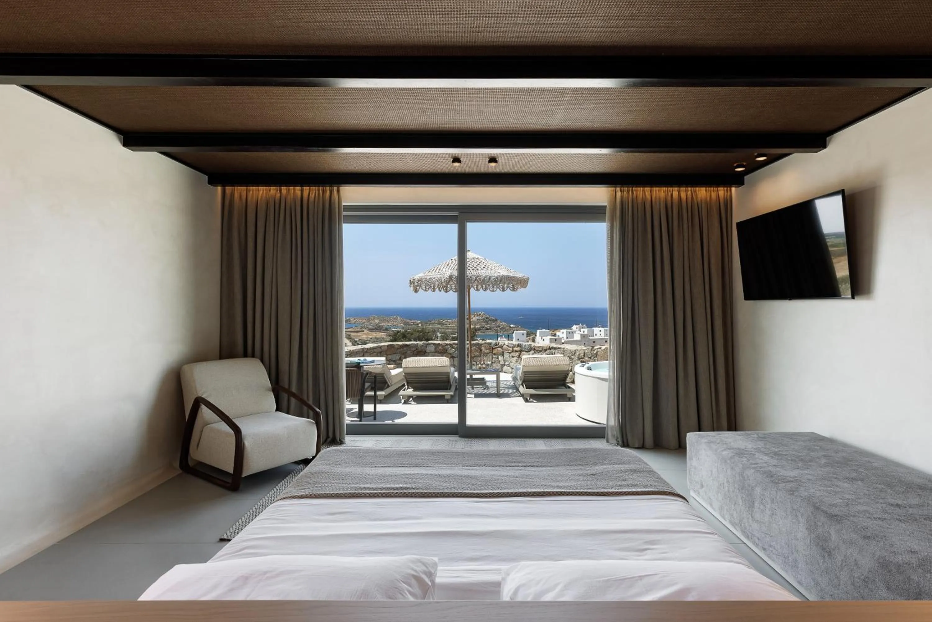 Bed in Maximus Mykonos