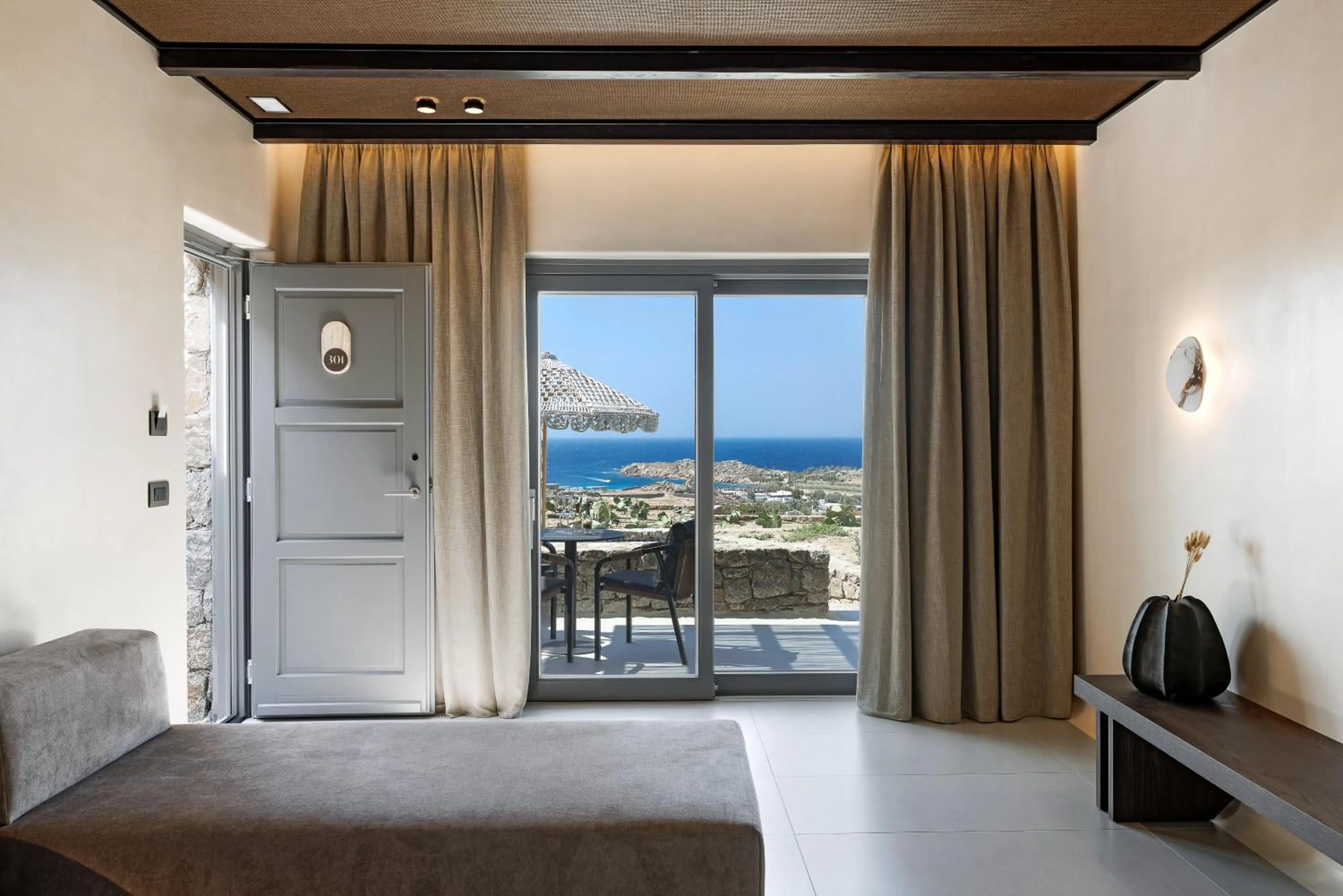 Bed in Maximus Mykonos