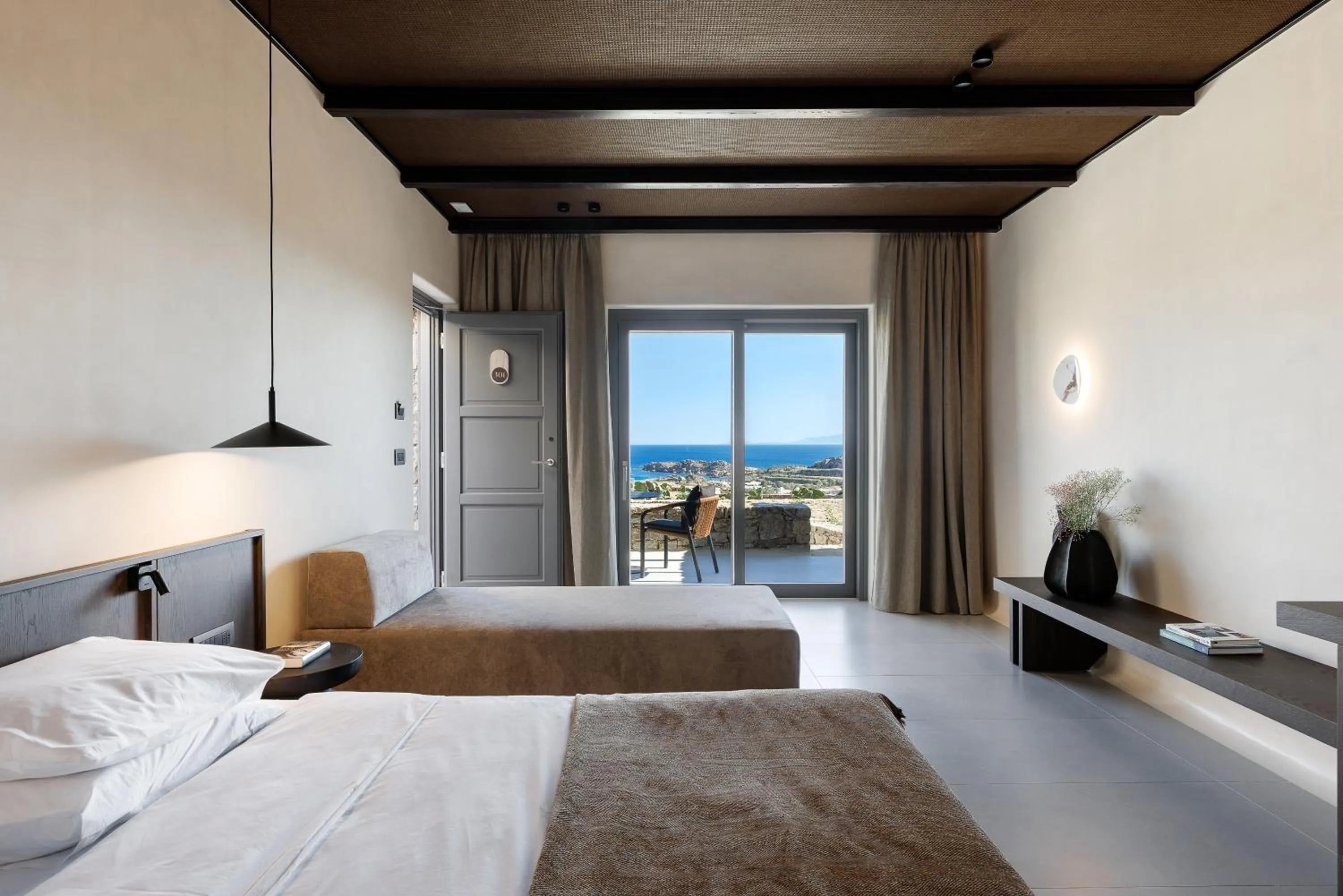 Bed in Maximus Mykonos