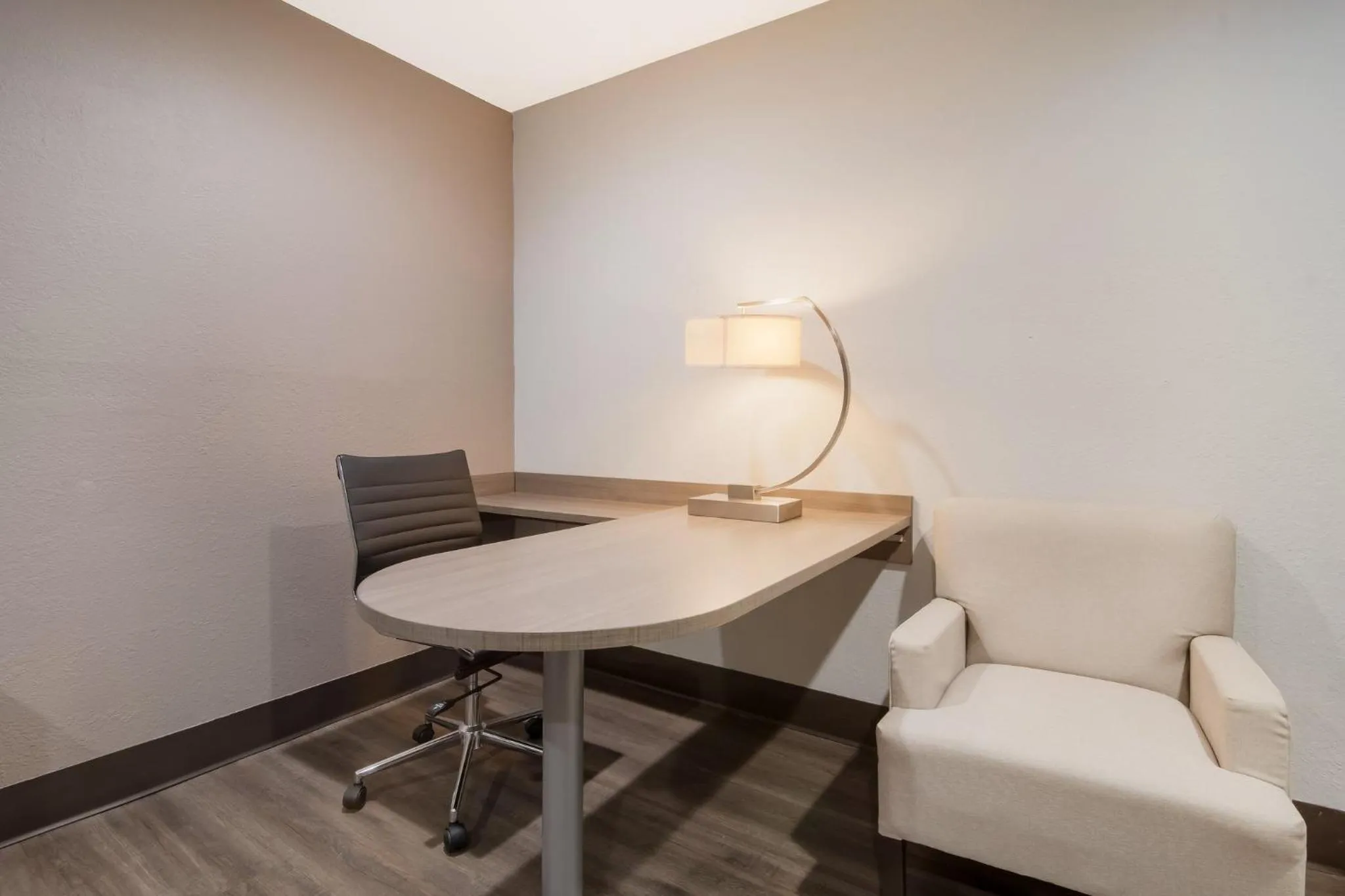 Bedroom in Red Roof Inn Rocky Mount - Battleboro