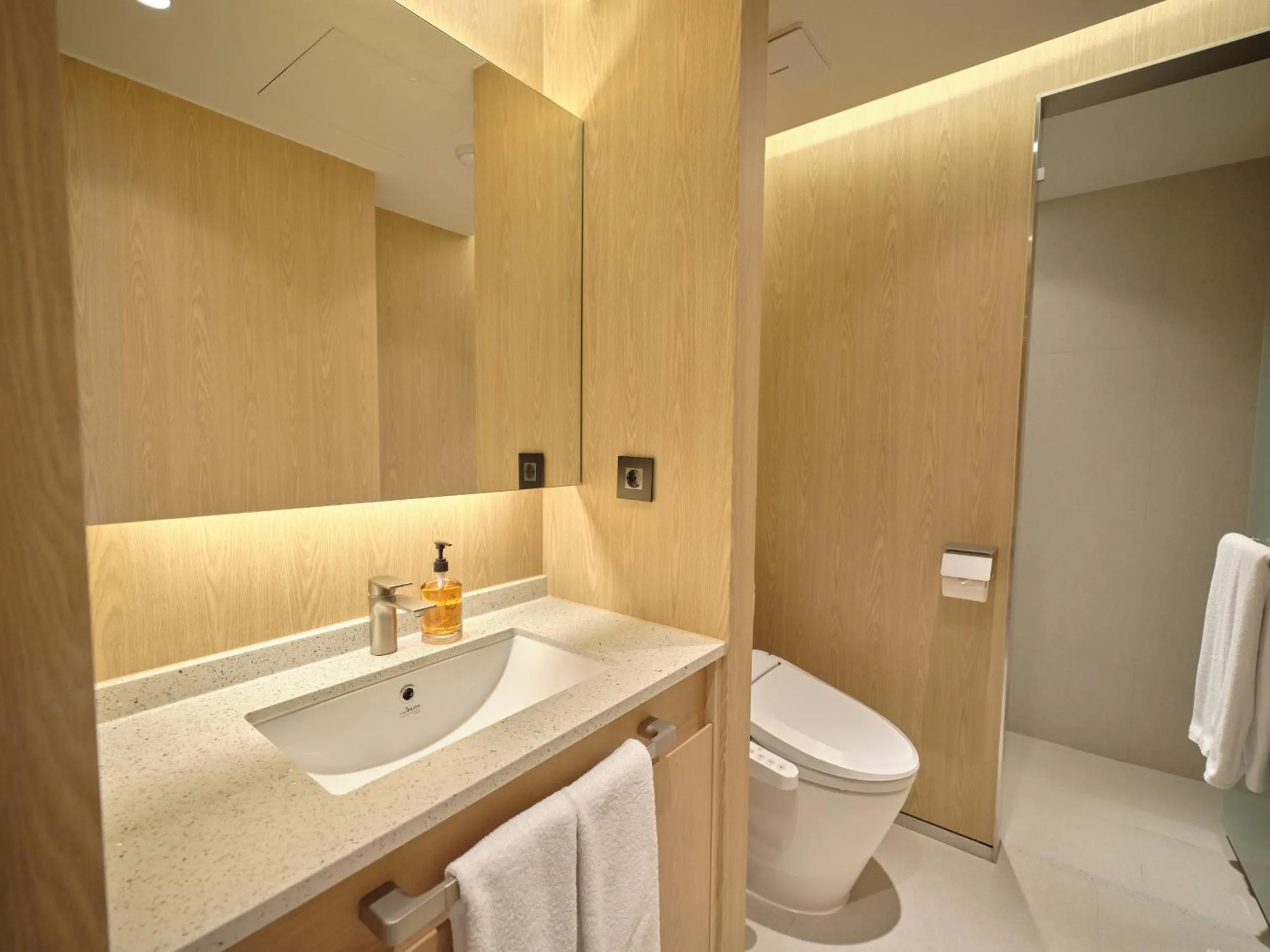 Toilet in UH Suite The Coex