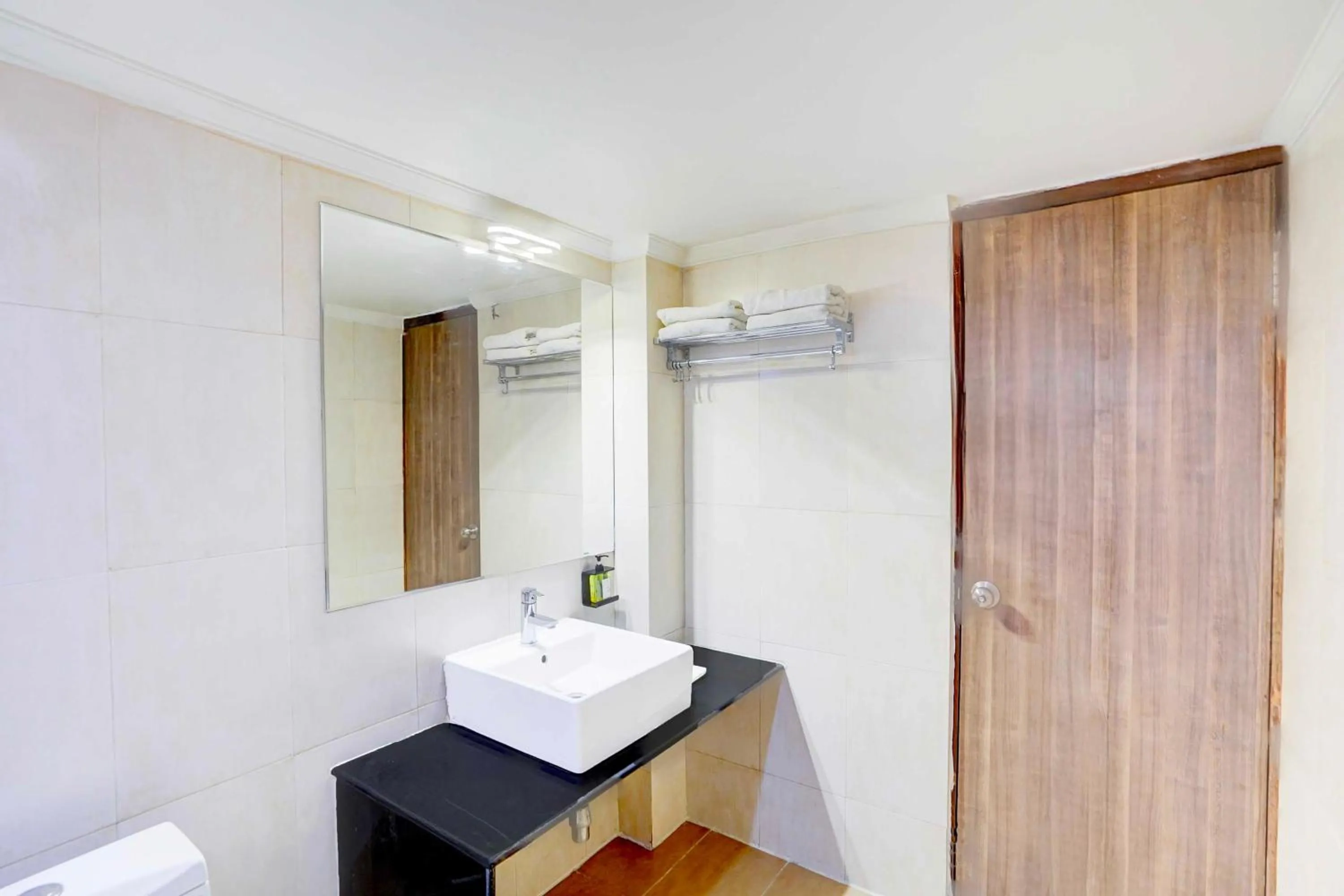 Bathroom in Palette Hotel Nisarga by Sunday Bhopal