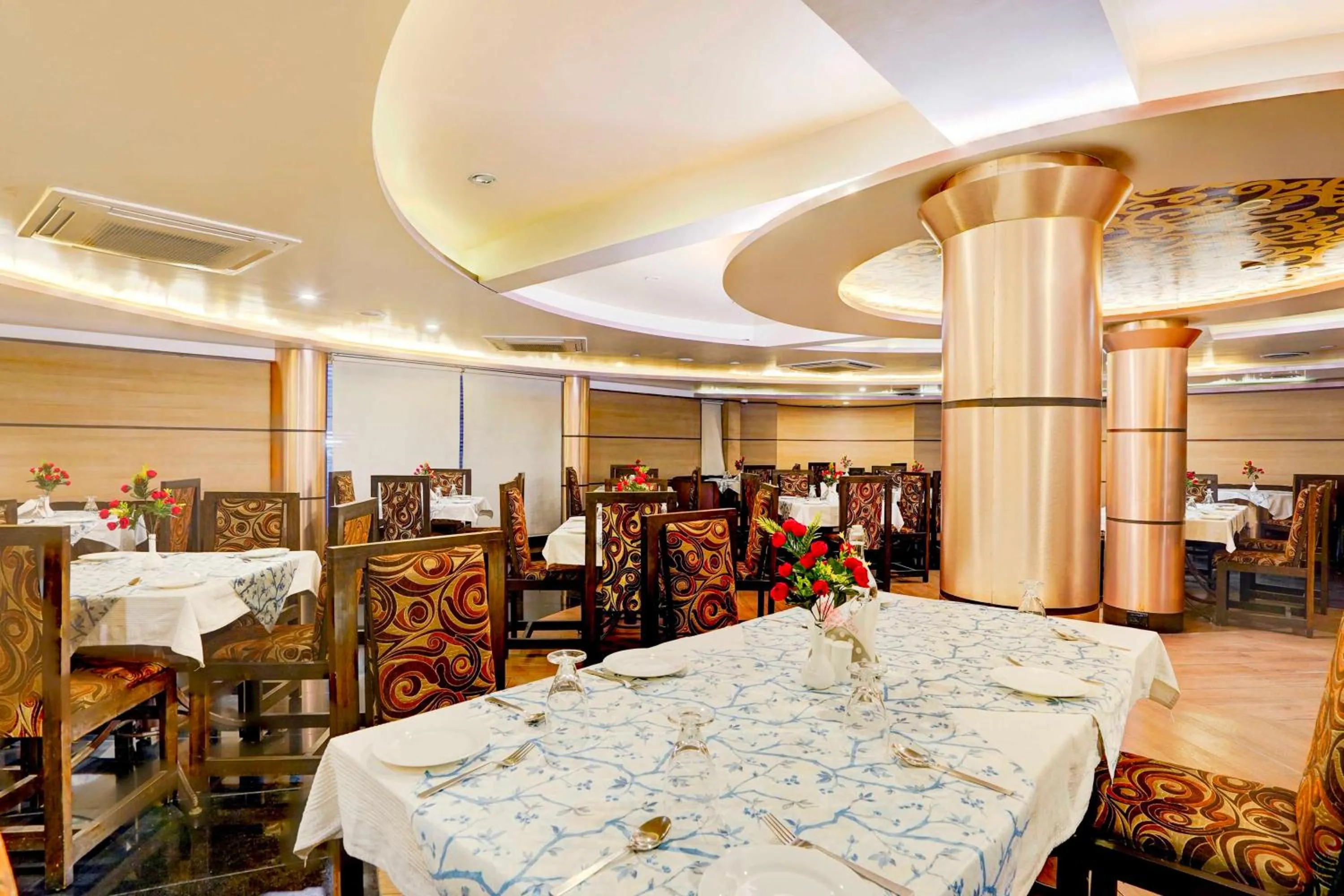 Restaurant/places to eat in Palette Hotel Nisarga by Sunday Bhopal