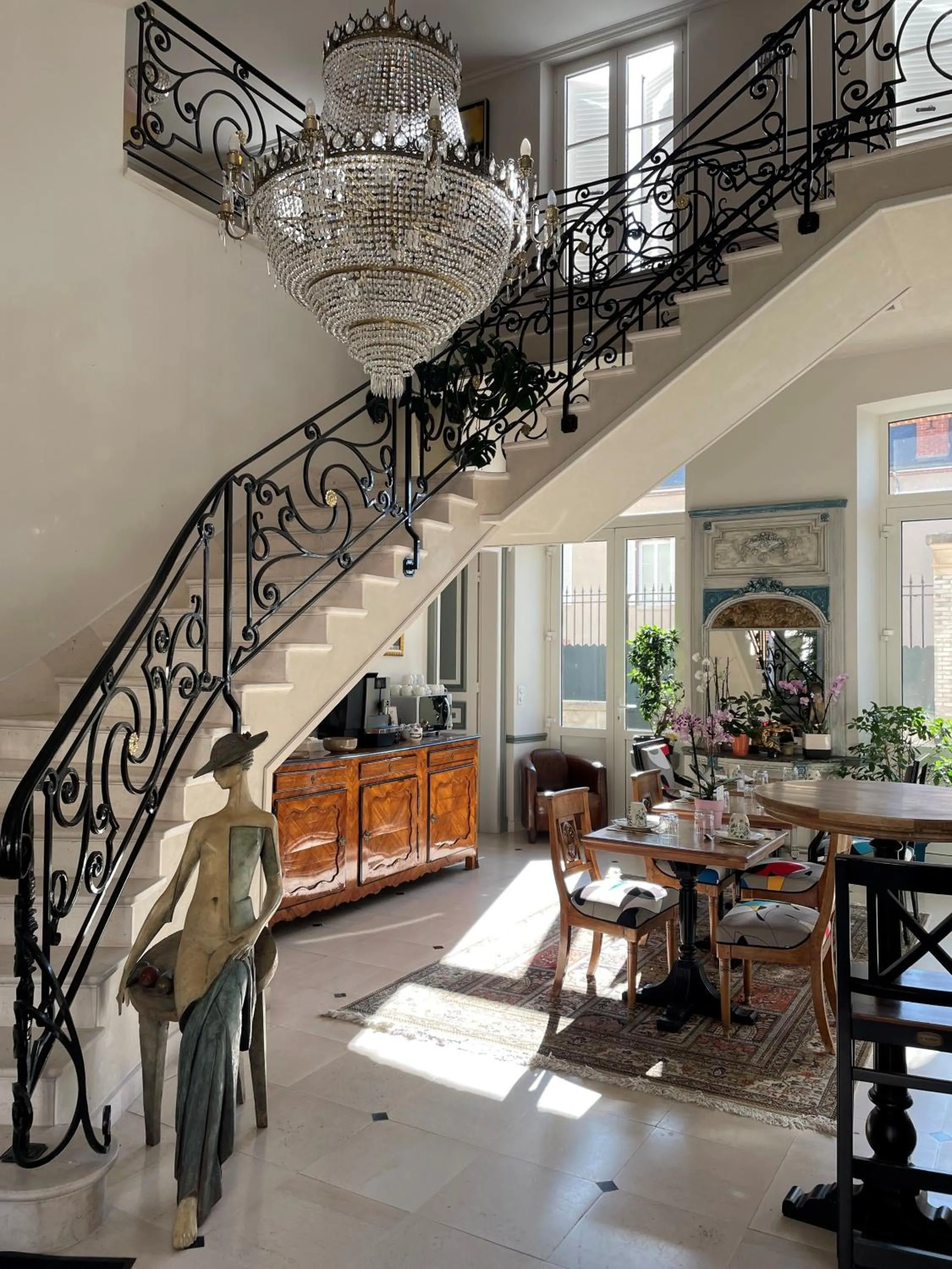 Property building in Champagne André Bergère & Suites