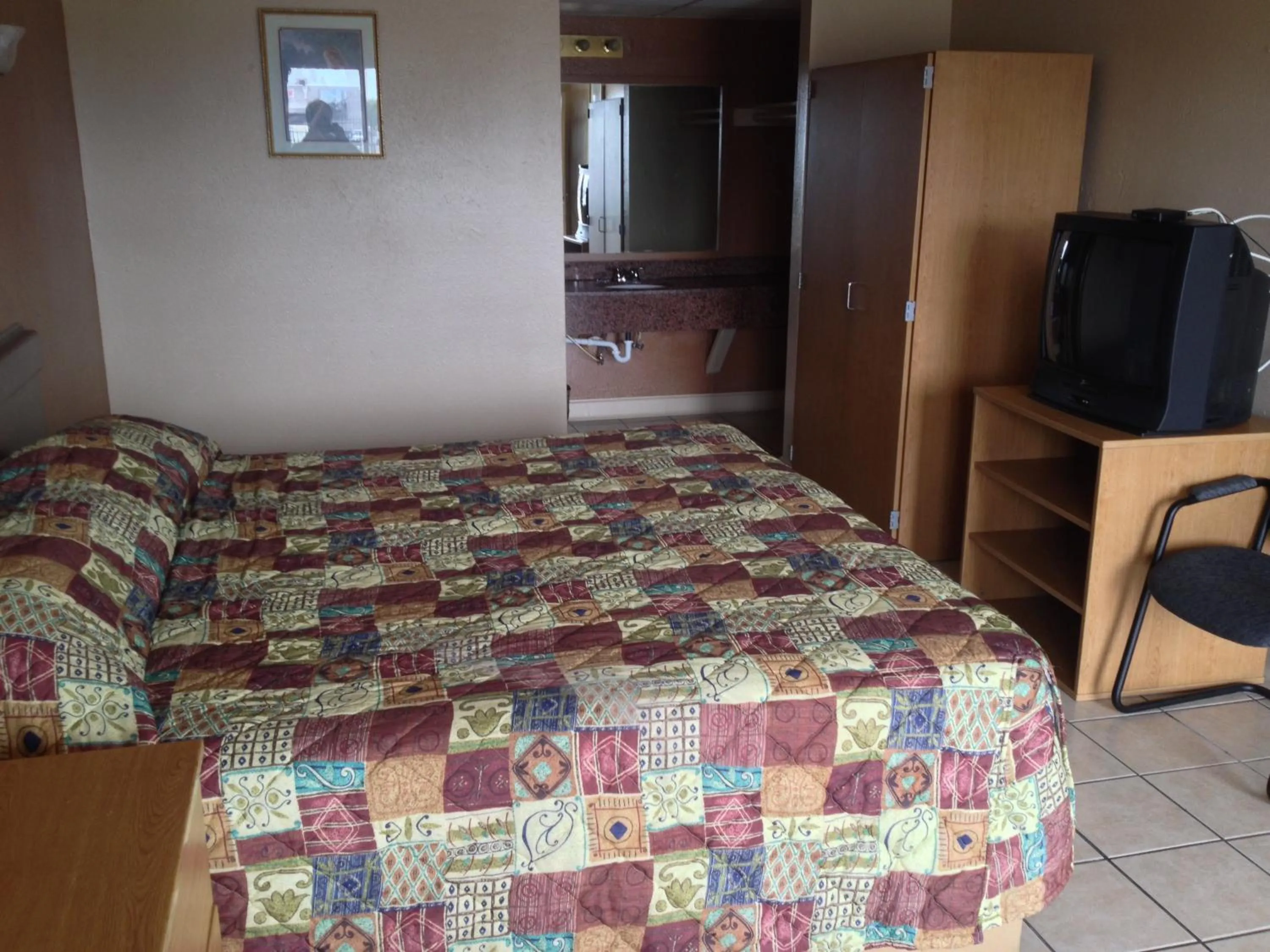 Bedroom, Bed in Austin Motor Inn