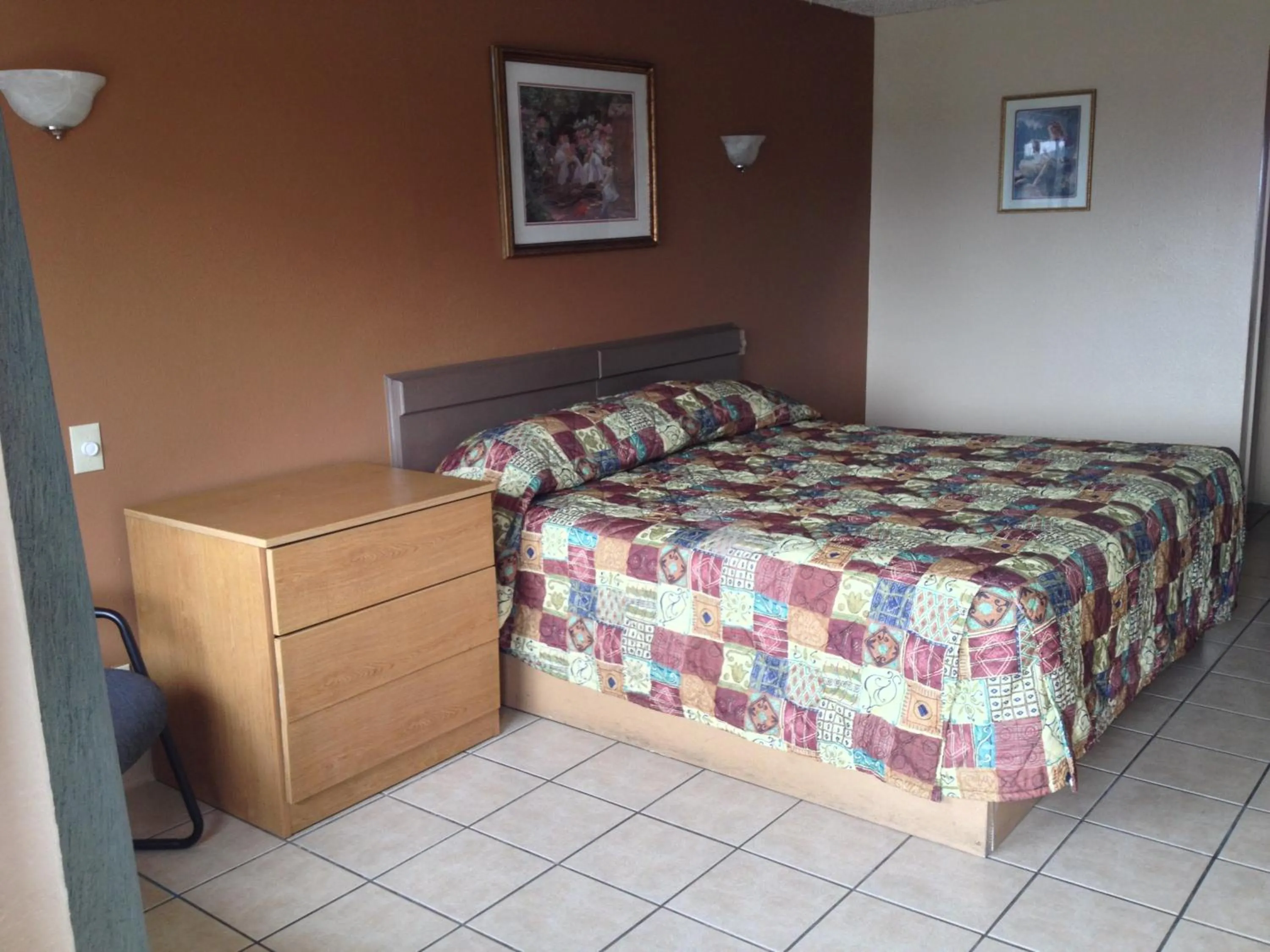 Bedroom, Bed in Austin Motor Inn