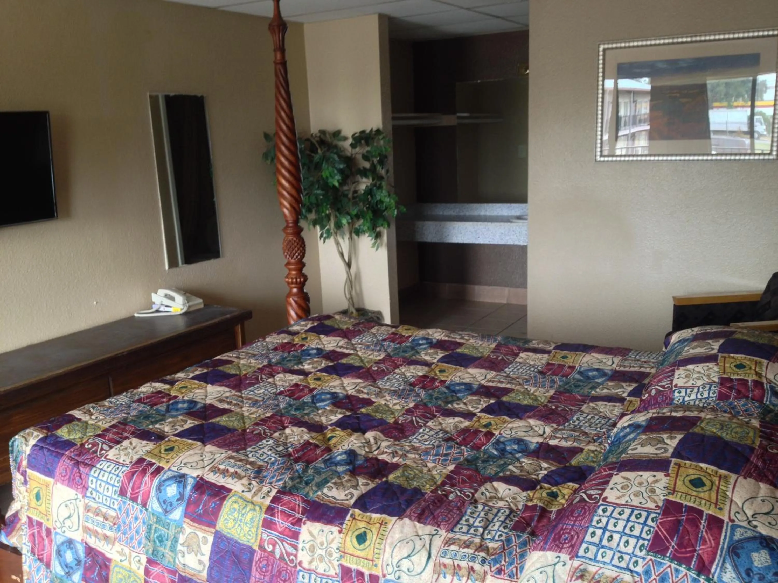 Bedroom, Bed in Austin Motor Inn