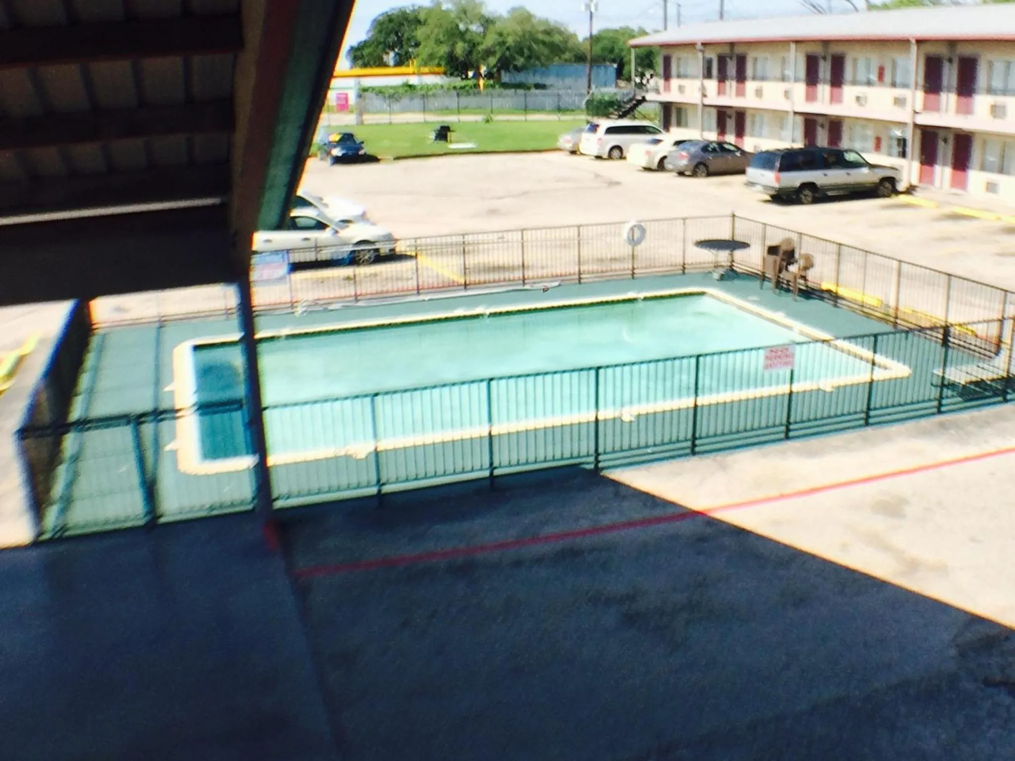 Swimming pool in Austin Motor Inn