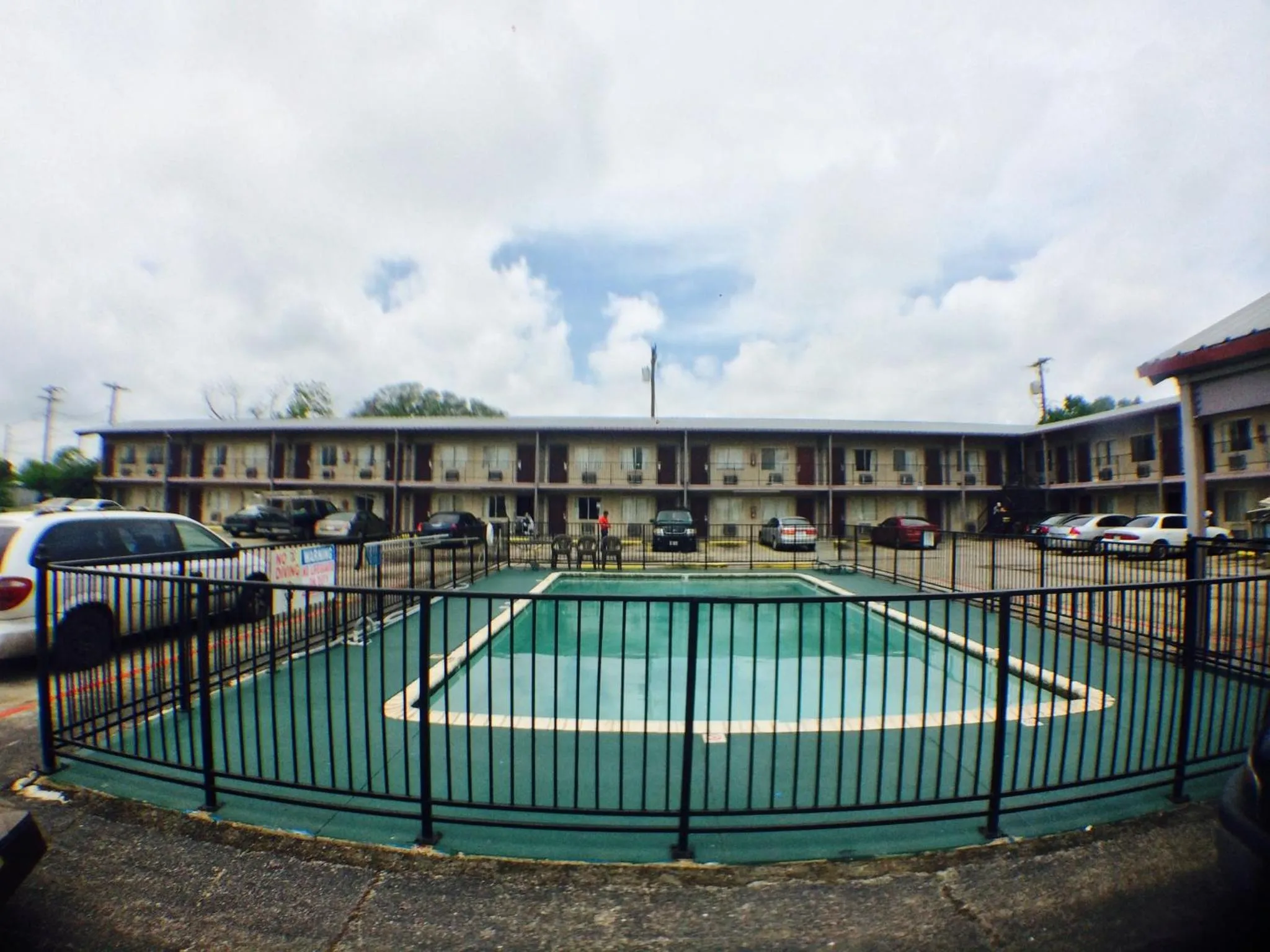 Swimming pool in Austin Motor Inn