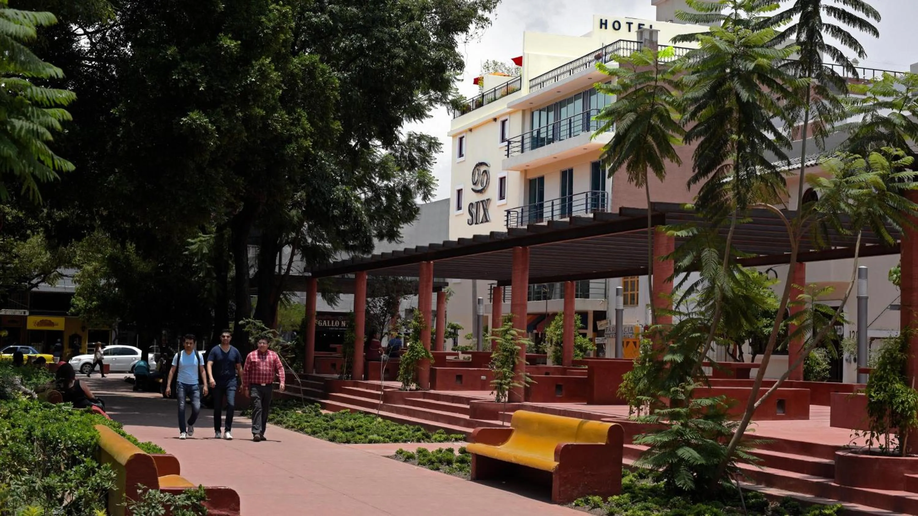 Property building in Six Hotel Guadalajara Expiatorio