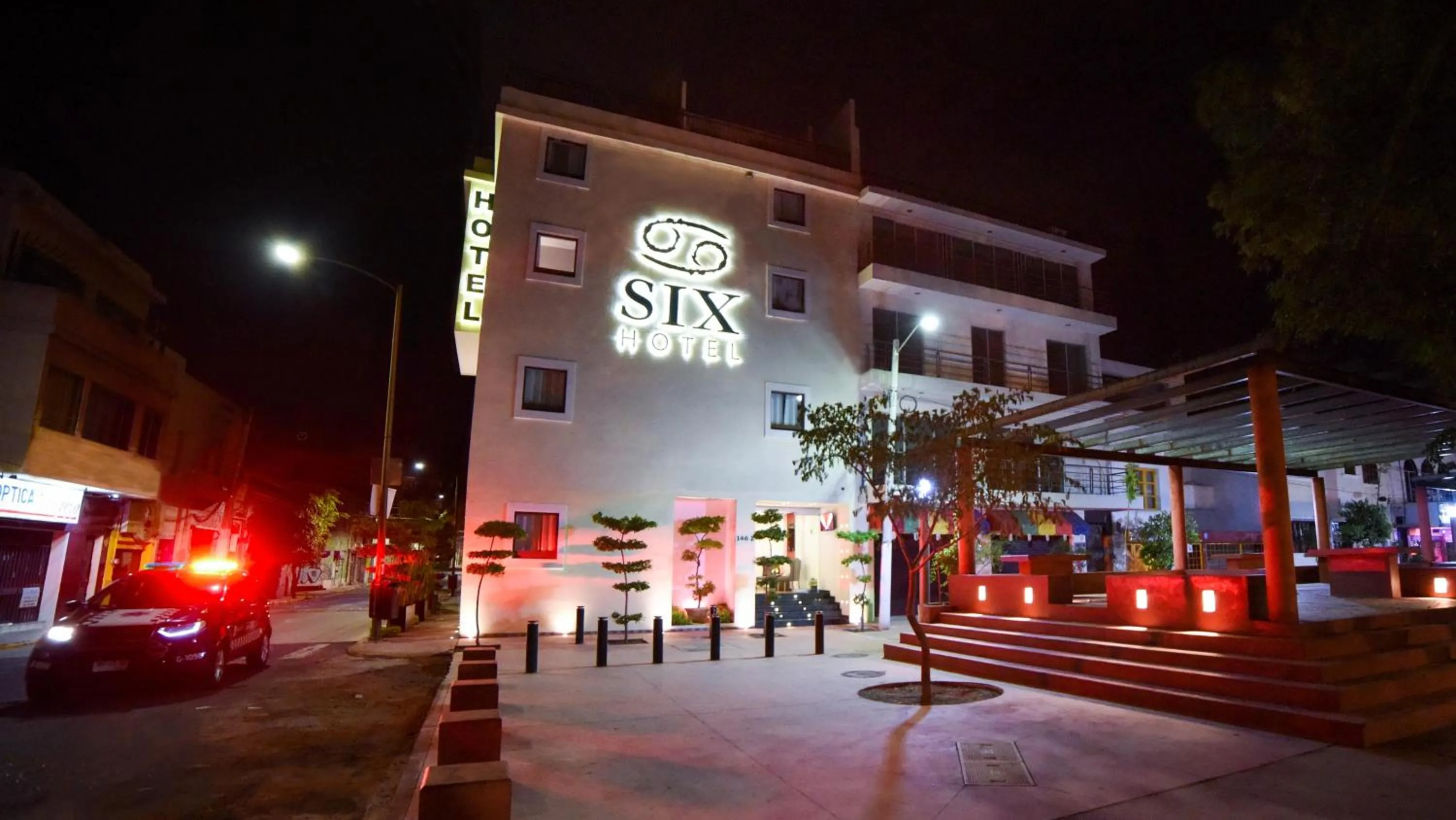 Facade/entrance in Six Hotel Guadalajara Expiatorio