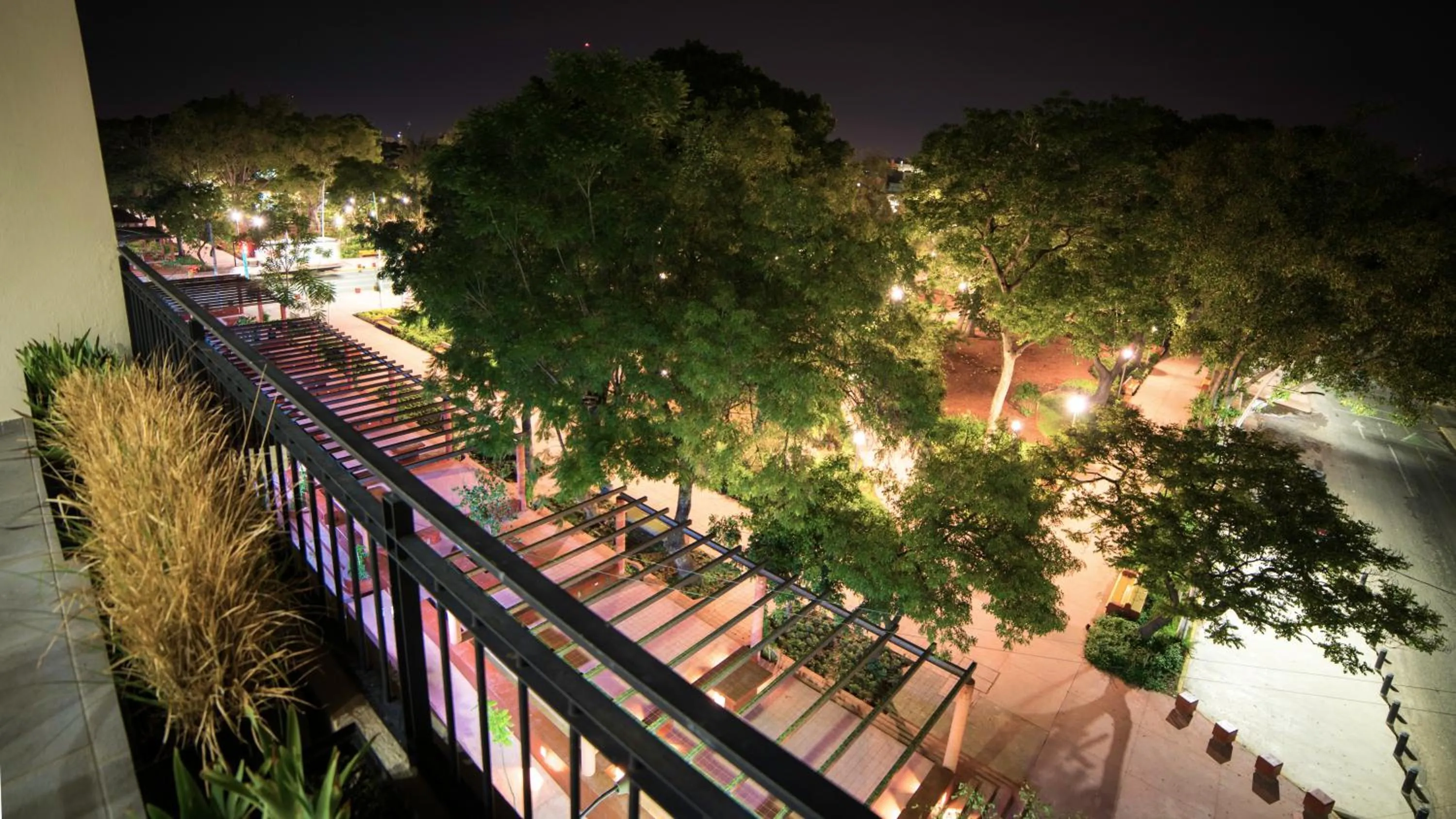 Night in Six Hotel Guadalajara Expiatorio