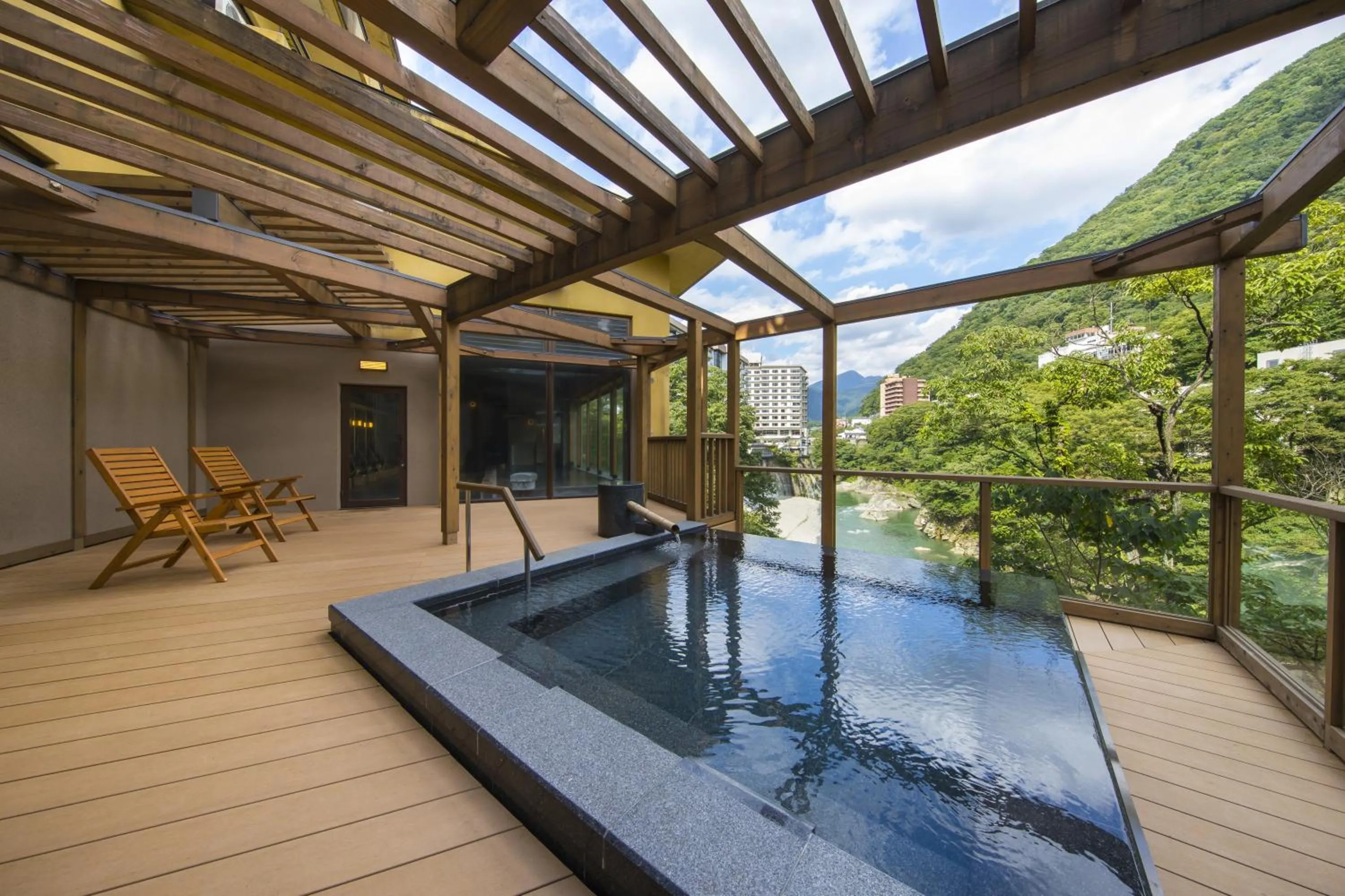 Hot Spring Bath in Hotel Shirakawa Yunokura