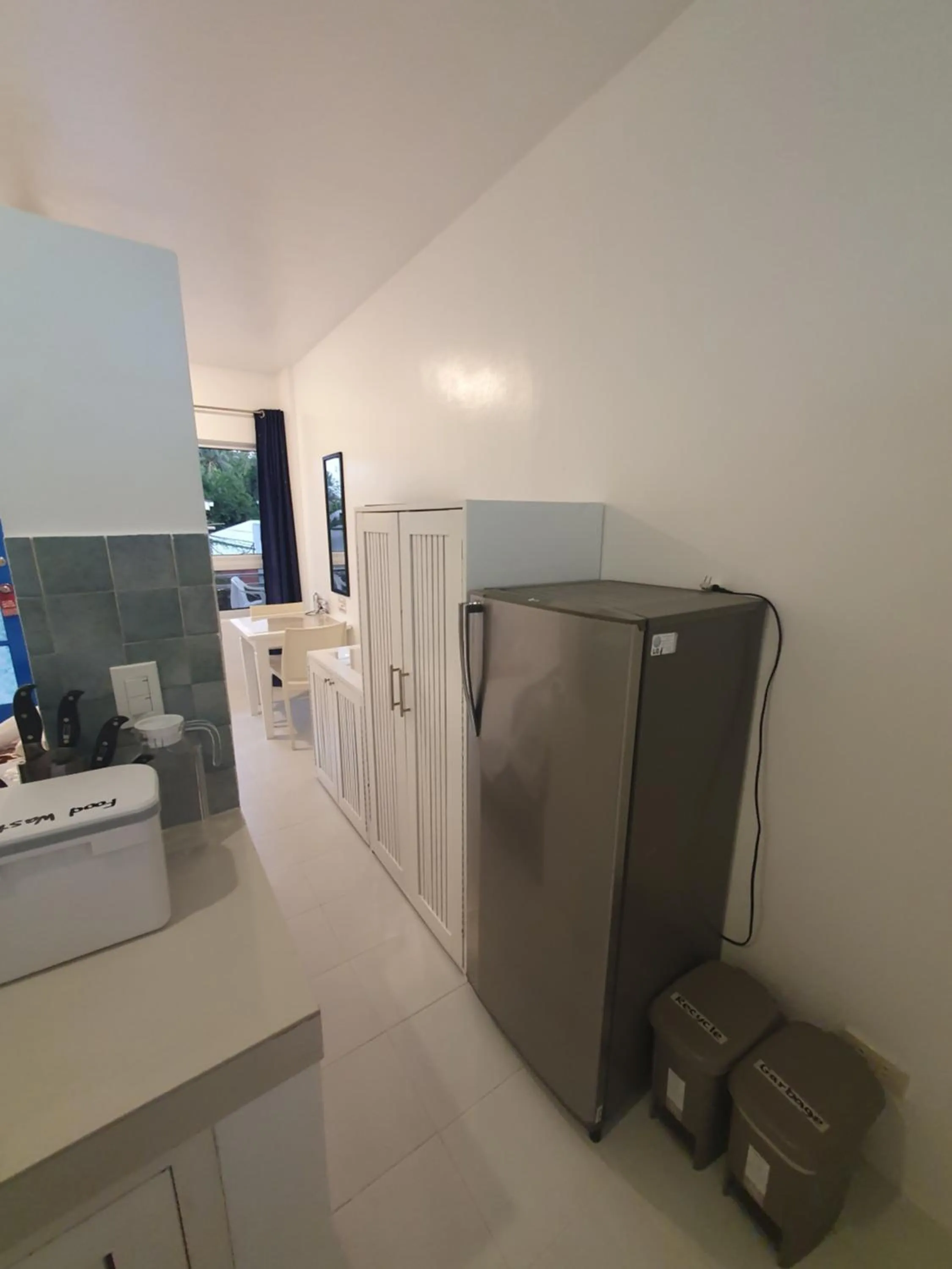 kitchen in ClubBoracay Apartelle