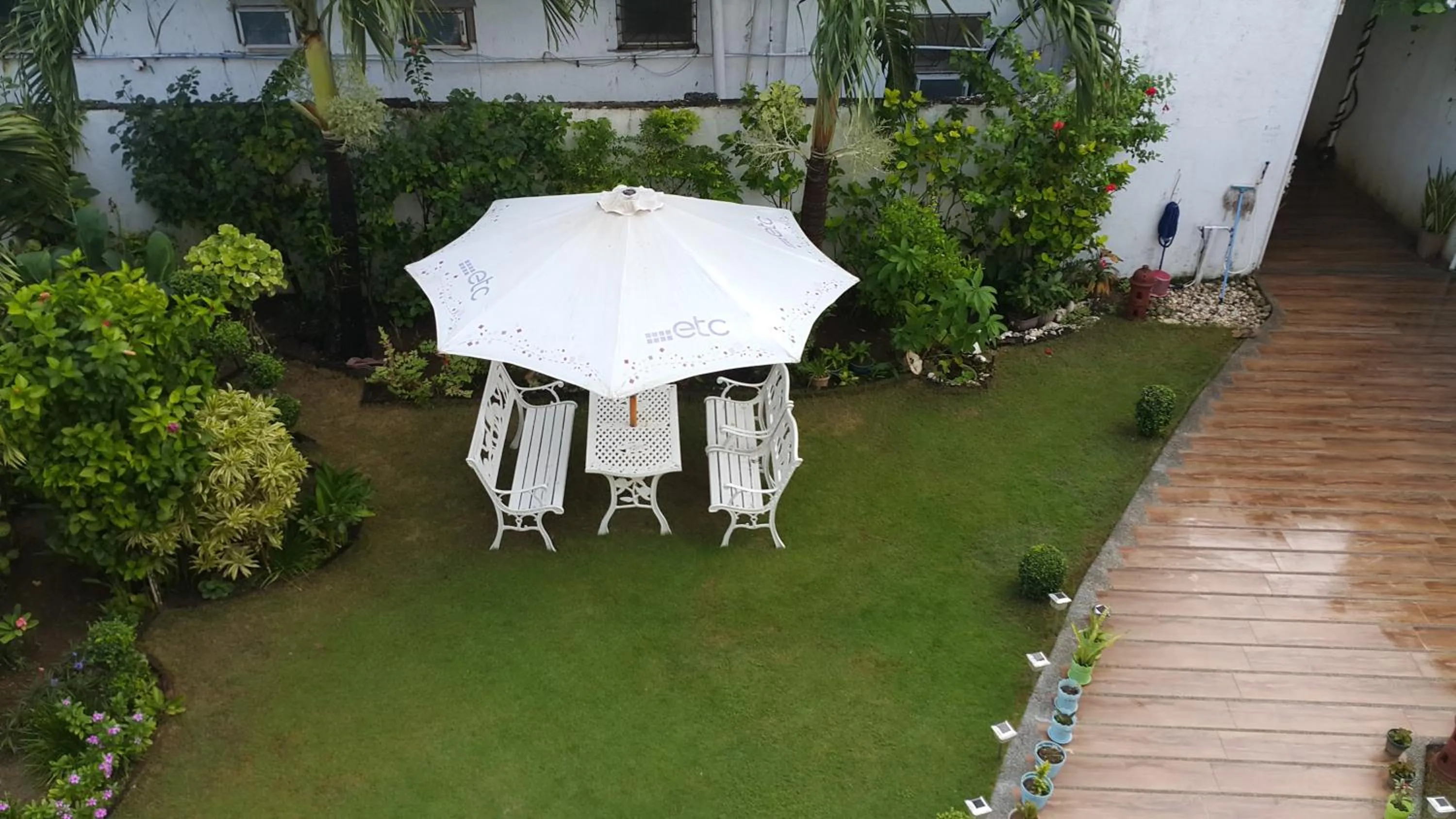 Garden view in ClubBoracay Apartelle