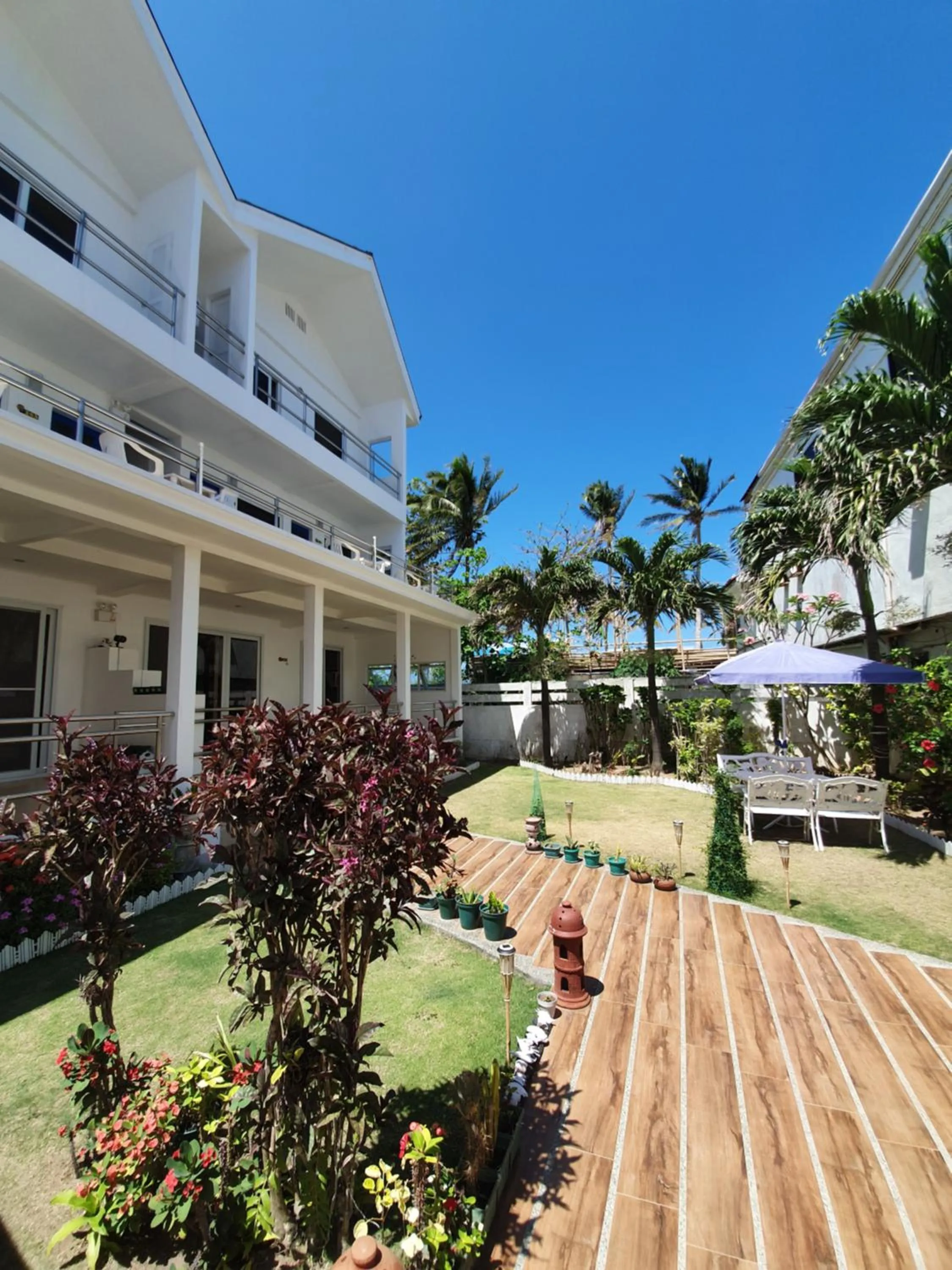Property building in ClubBoracay Apartelle