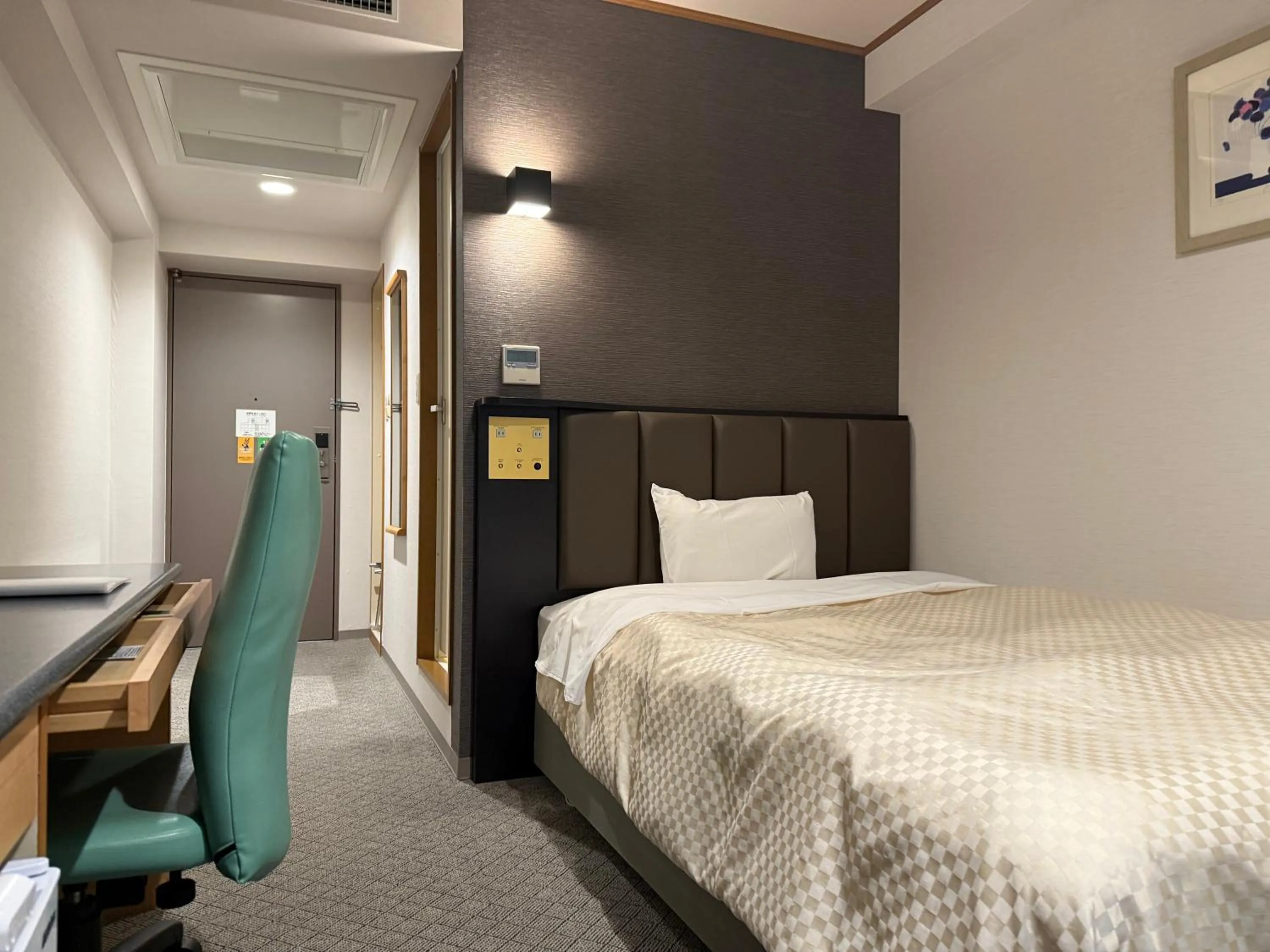 Bed in Suzuka Storia Hotel