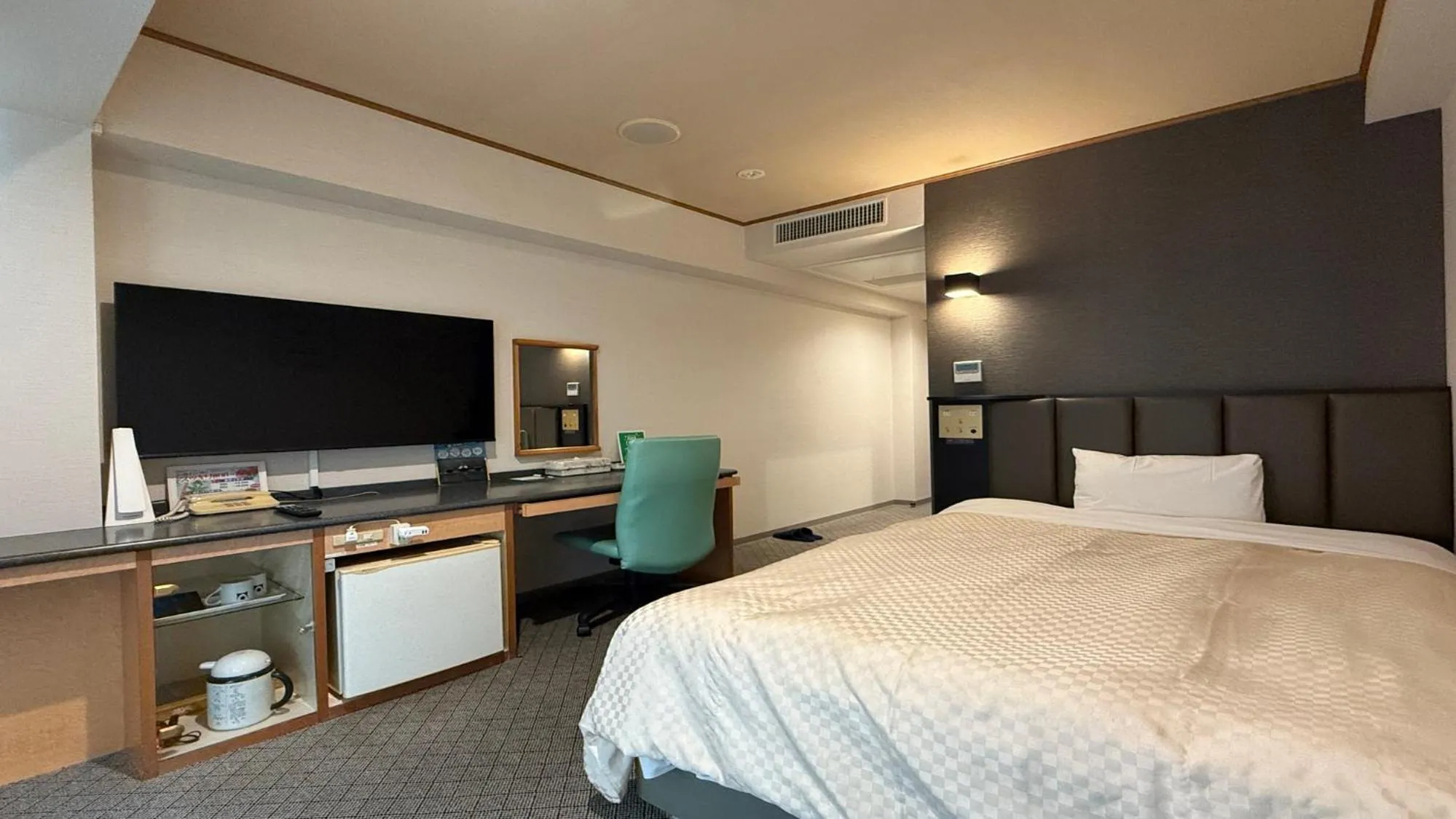 Bed in Suzuka Storia Hotel