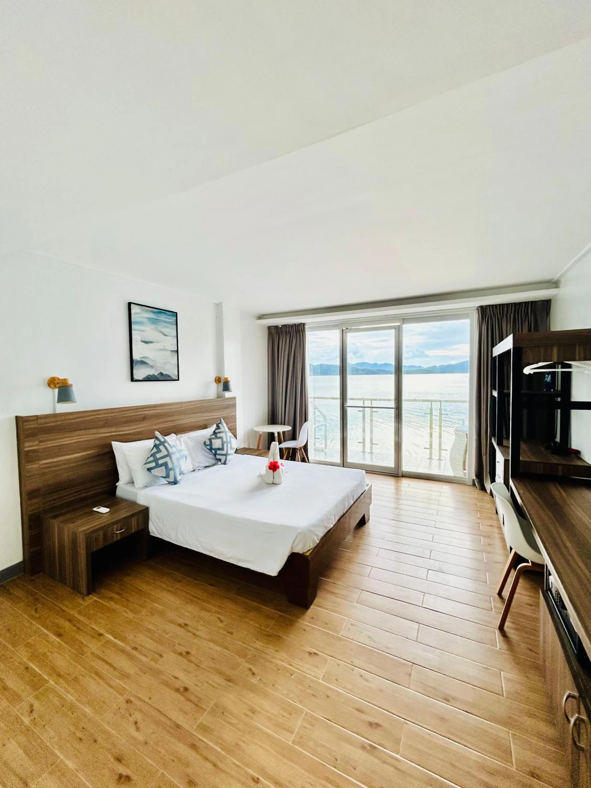 Bedroom, Bed in Coron Underwater Garden Resort