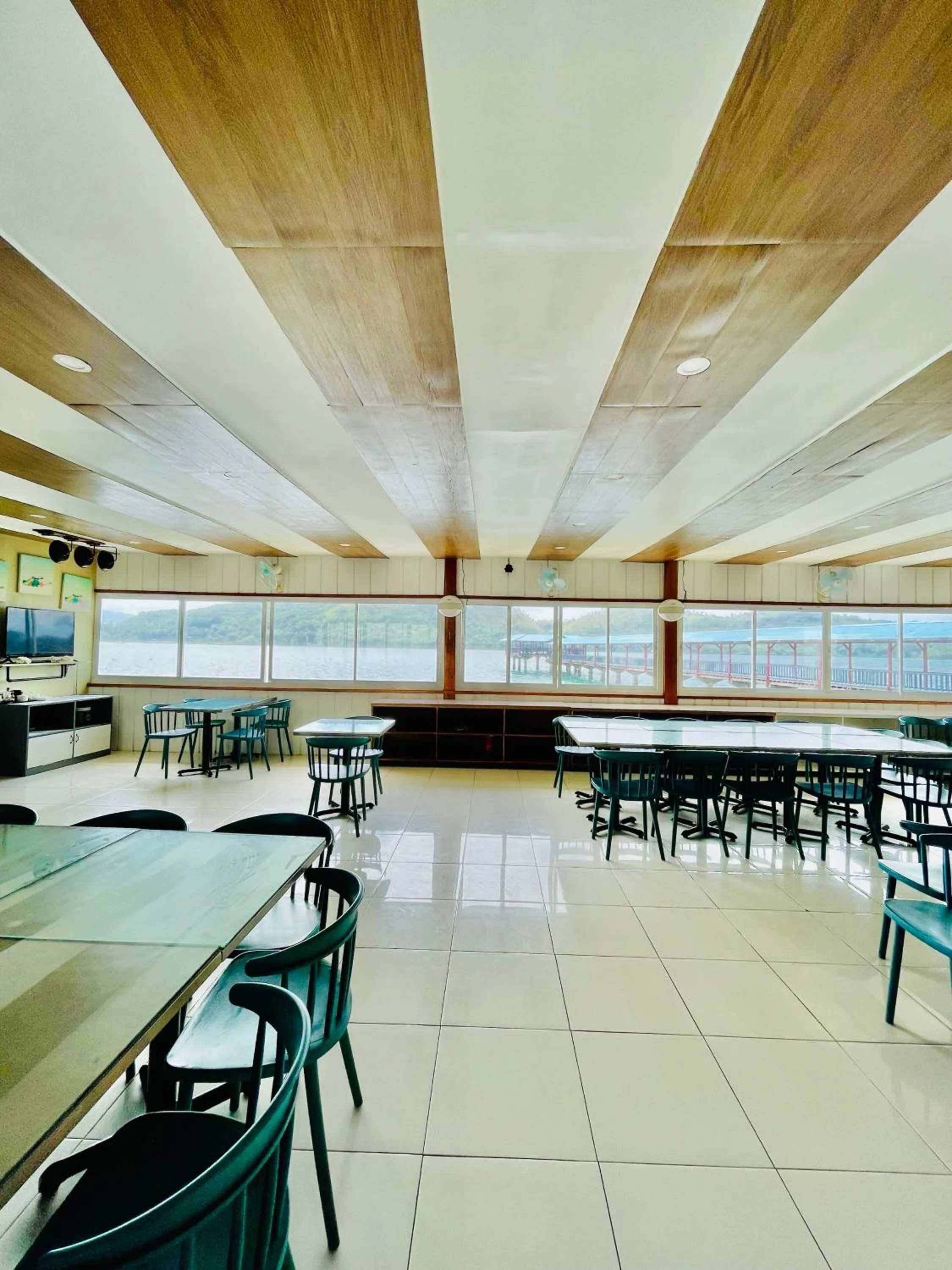 Restaurant/places to eat in Coron Underwater Garden Resort