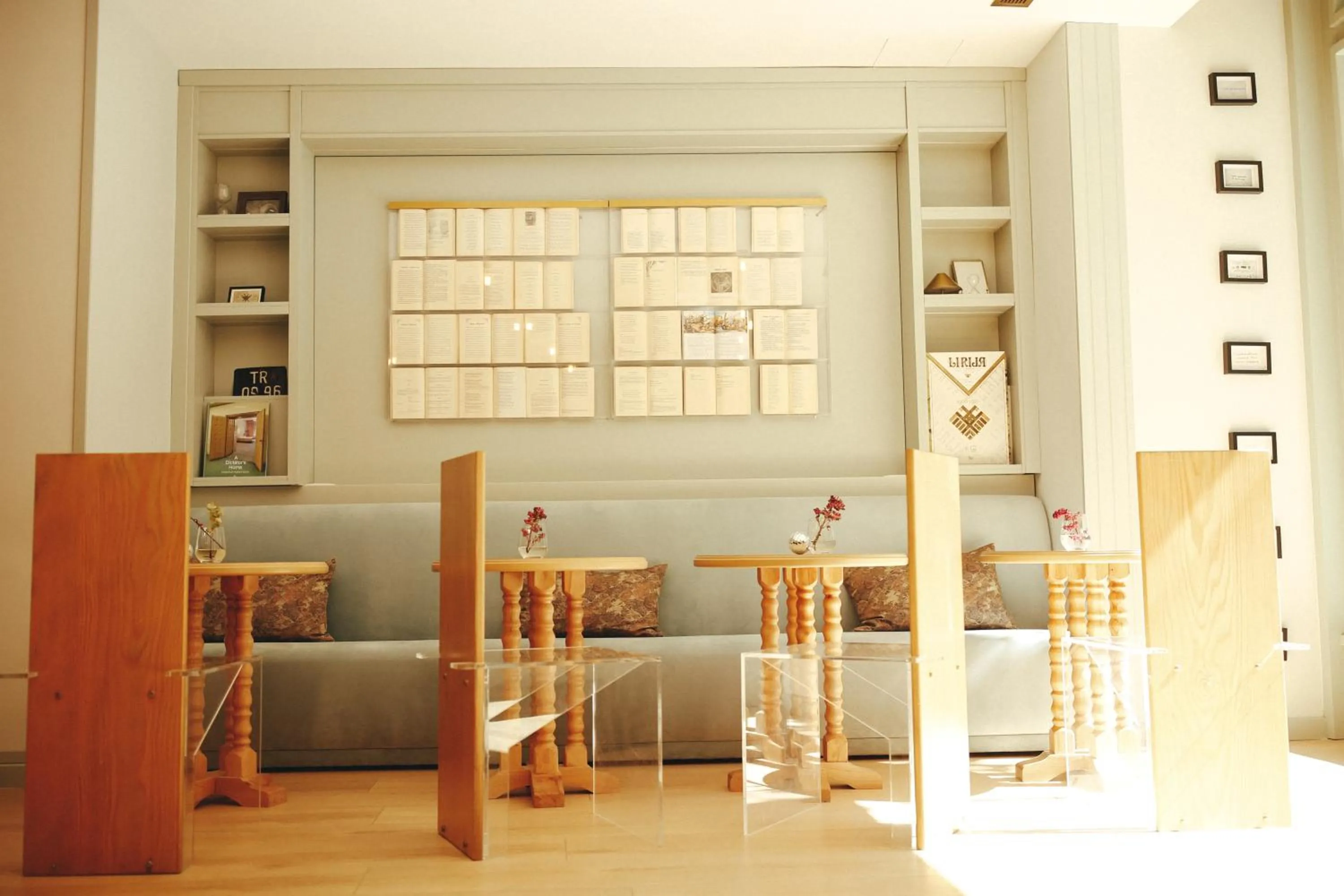 Seating area in Bazaar Inn Hotel