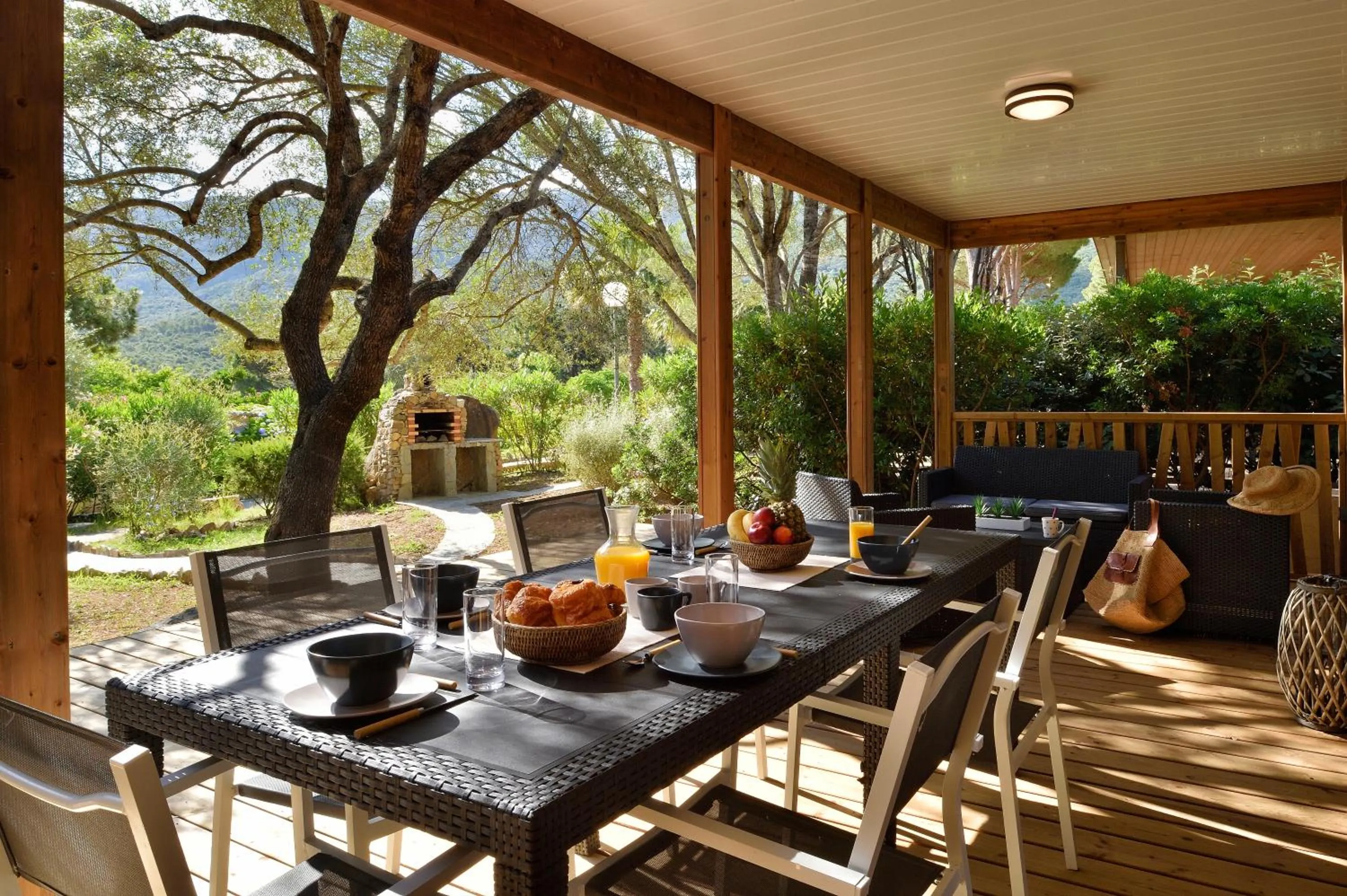 Patio in Résidence & Hotel U Livanti ECOLABEL