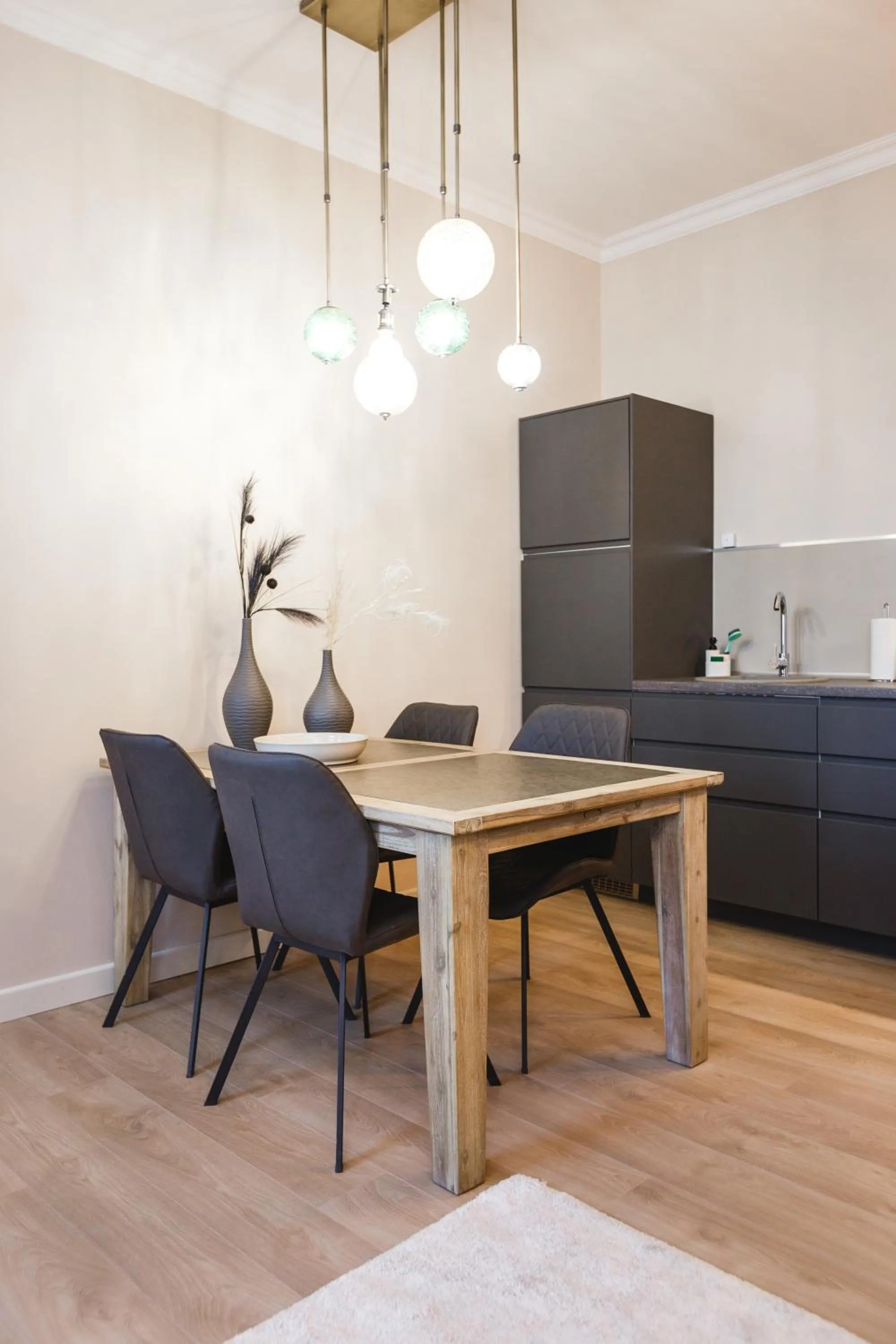 Dining area in Bearsleys Downtown Apartments