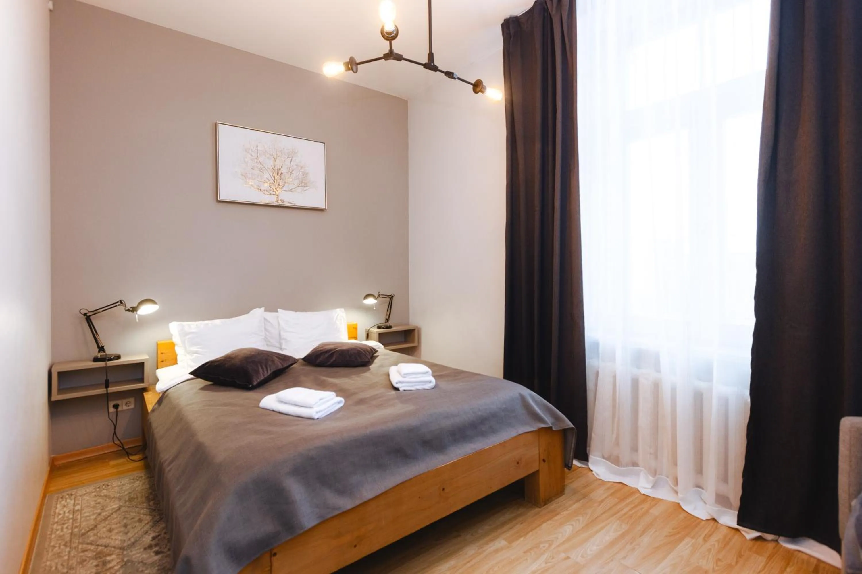 Bedroom, Bed in Bearsleys Downtown Apartments