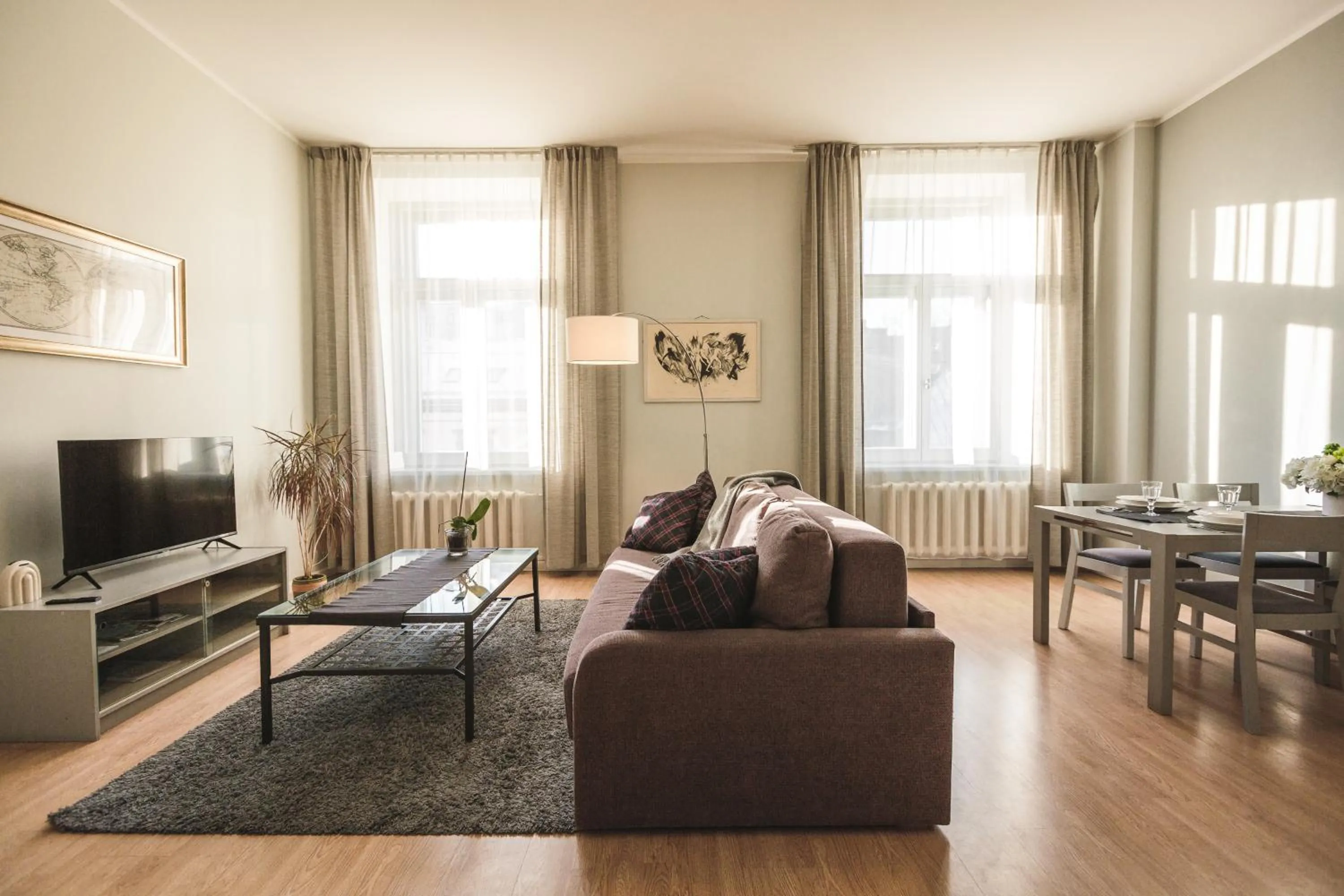 TV and multimedia in Bearsleys Downtown Apartments