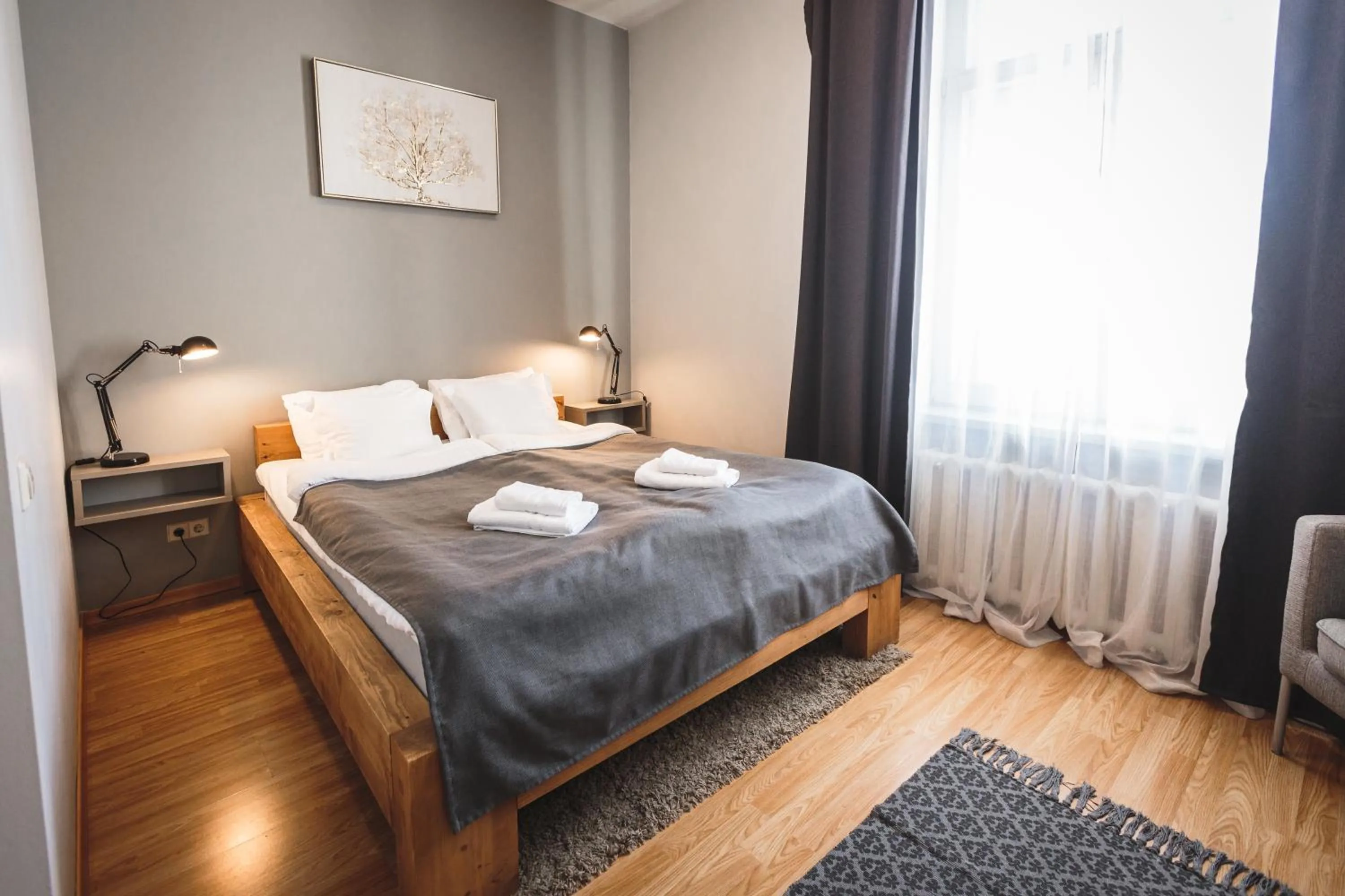 Bedroom, Bed in Bearsleys Downtown Apartments