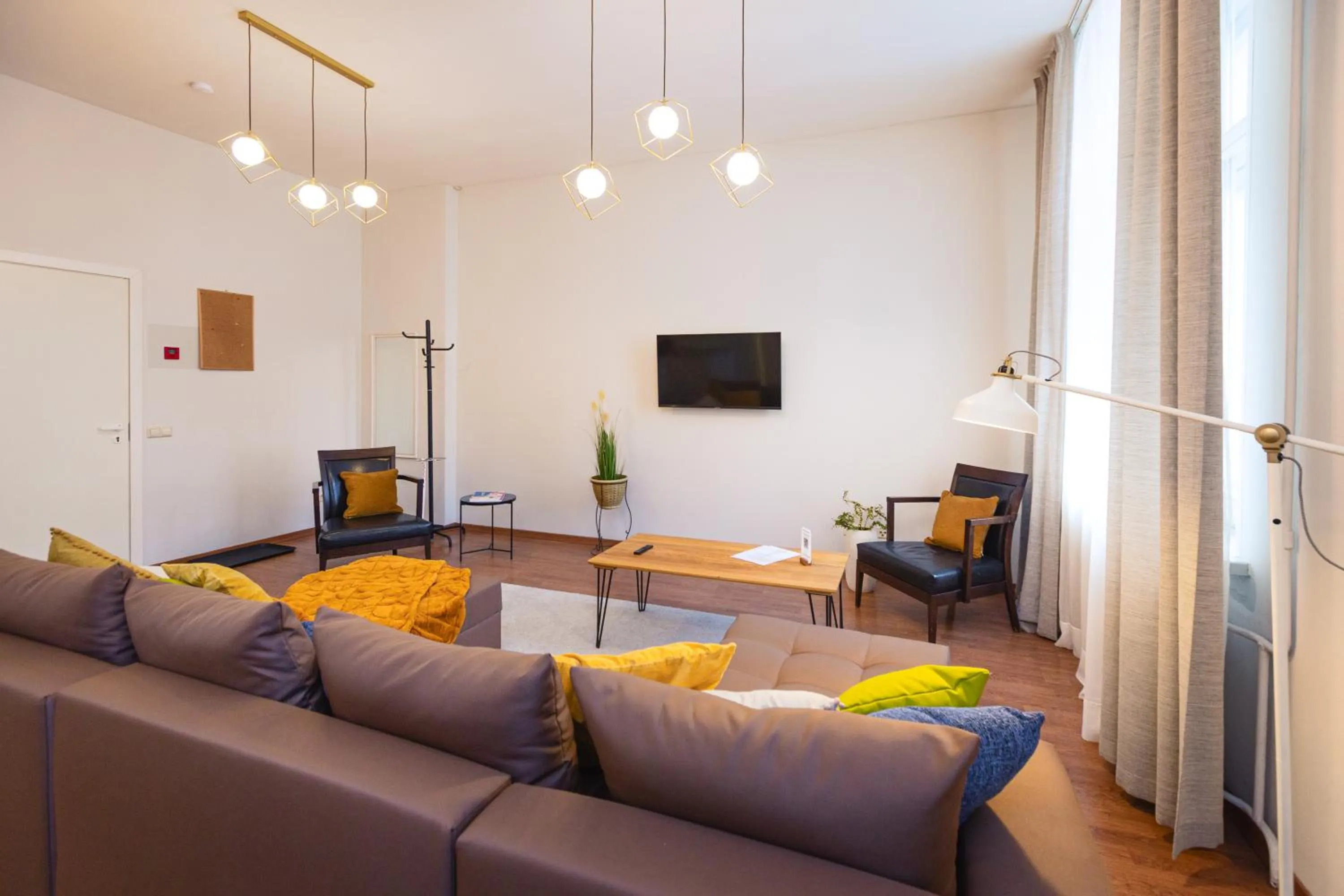 Living room in Bearsleys Downtown Apartments