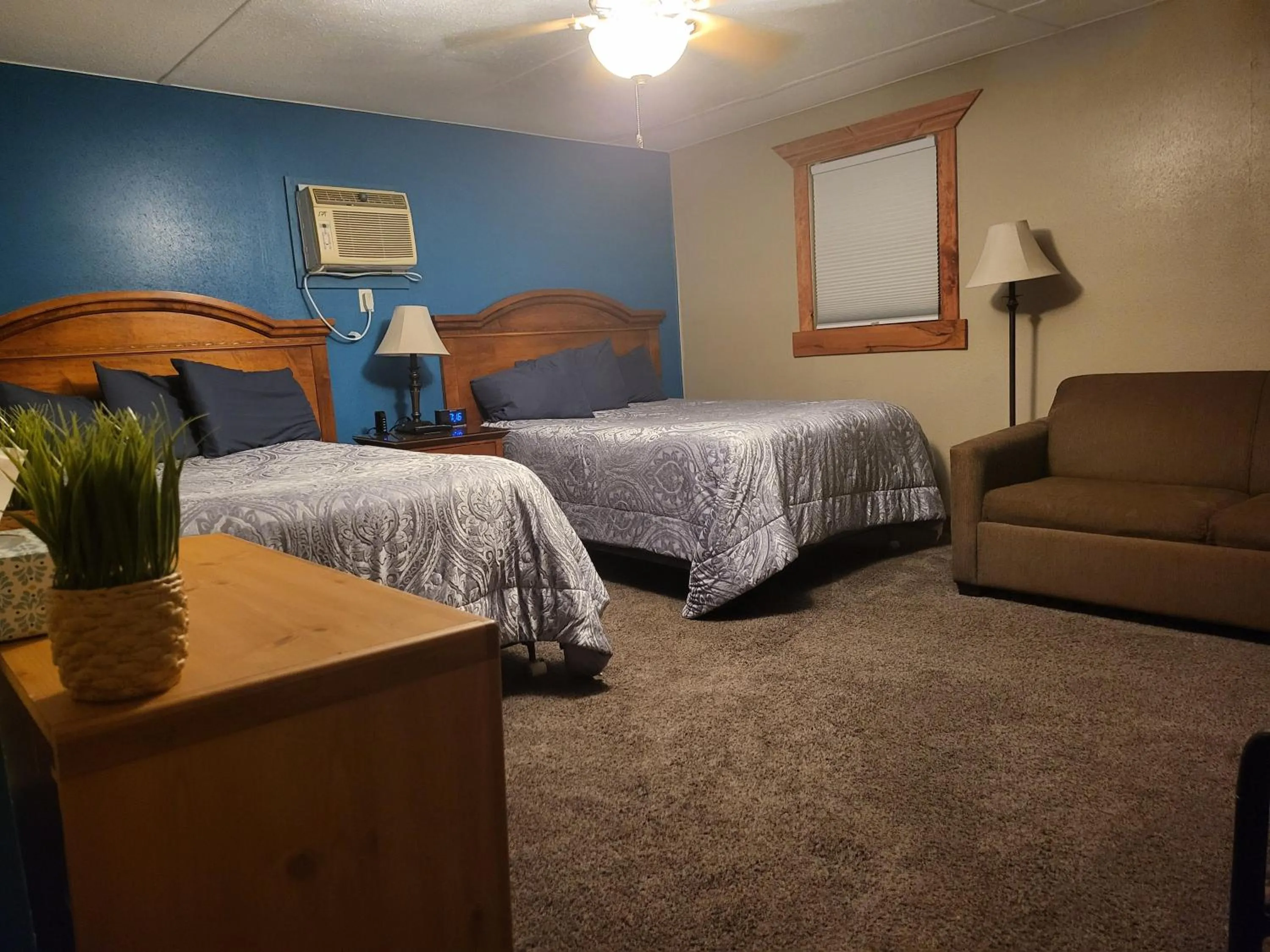 Bedroom, Bed in KJ's Inn and Suites By OYO Gettysburg US Hwy 212