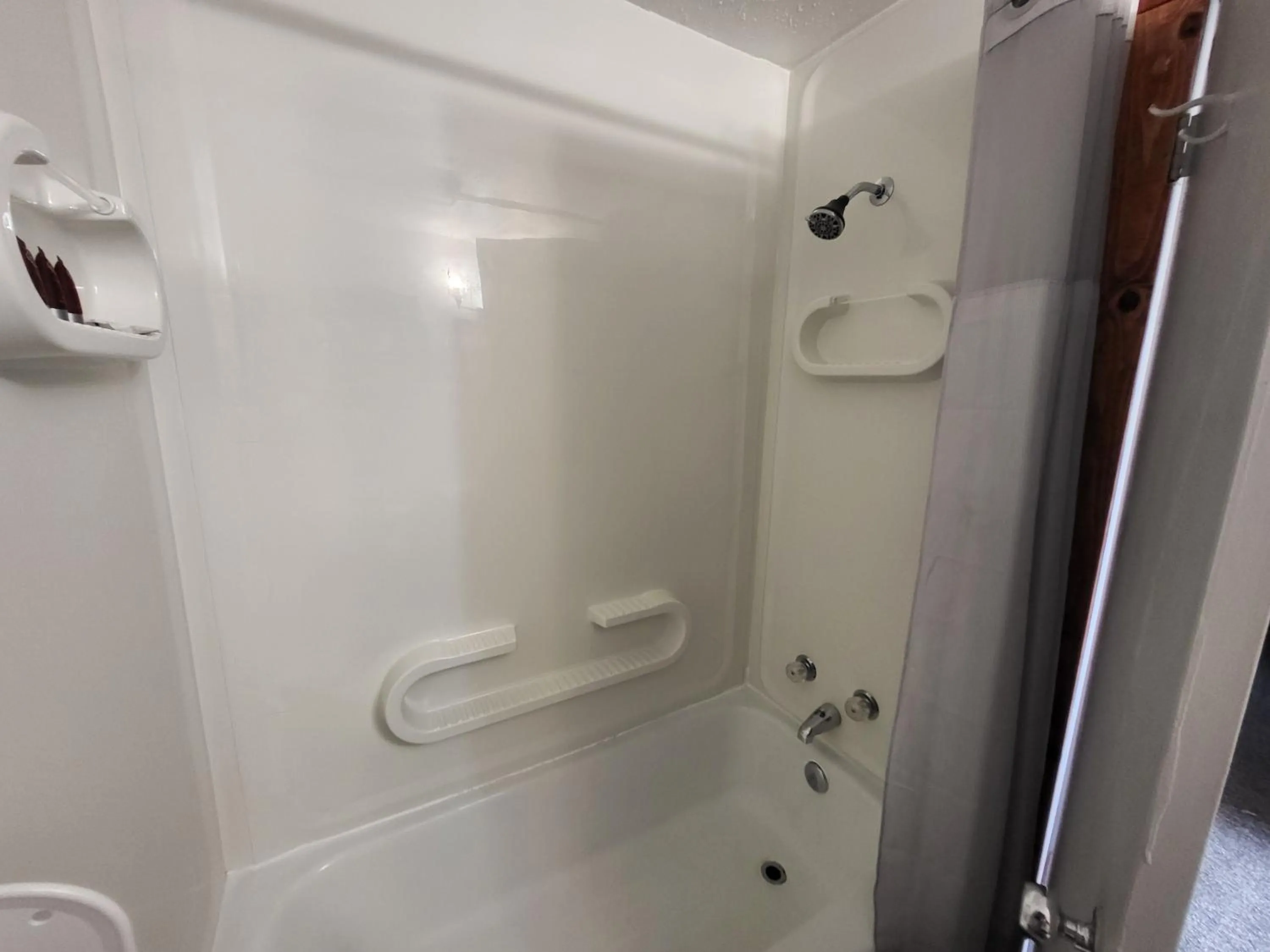 Bathroom in KJ's Inn and Suites By OYO Gettysburg US Hwy 212