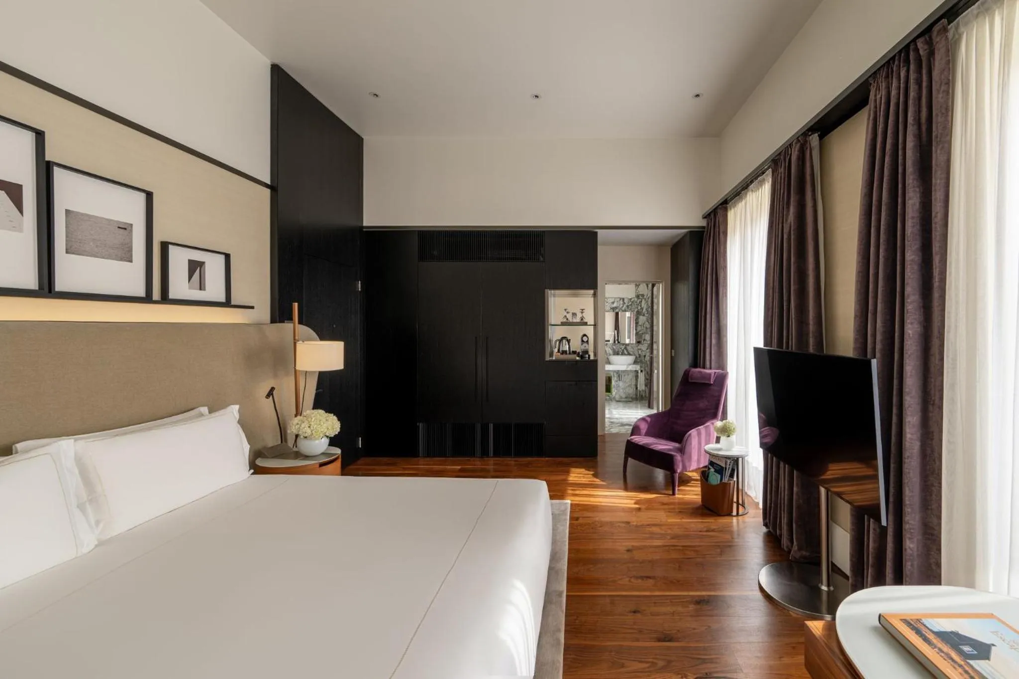 Photo of the whole room, Bed in Mandarin Oriental, Milan