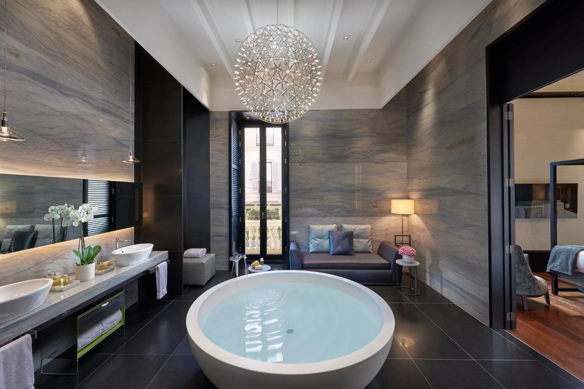 Bathroom in Mandarin Oriental, Milan