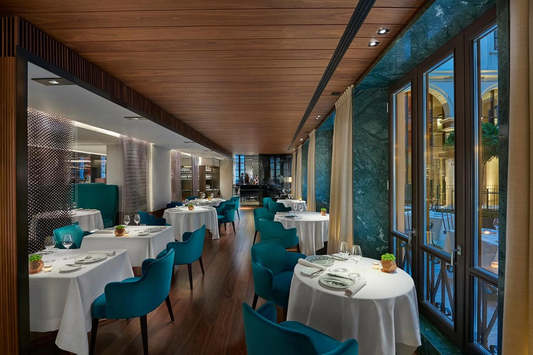 Restaurant/places to eat in Mandarin Oriental, Milan