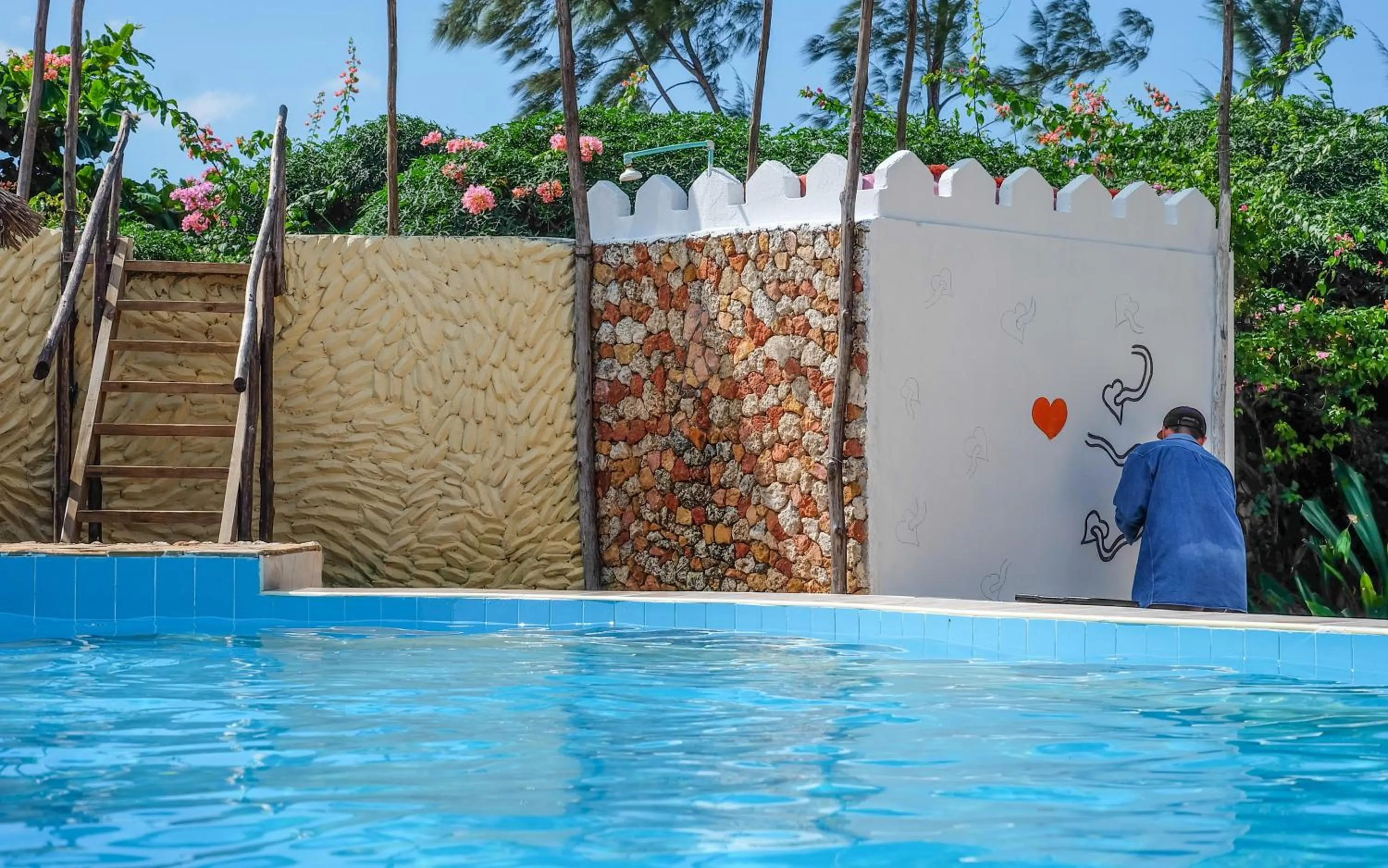 Swimming pool in Seasons Lodge Zanzibar