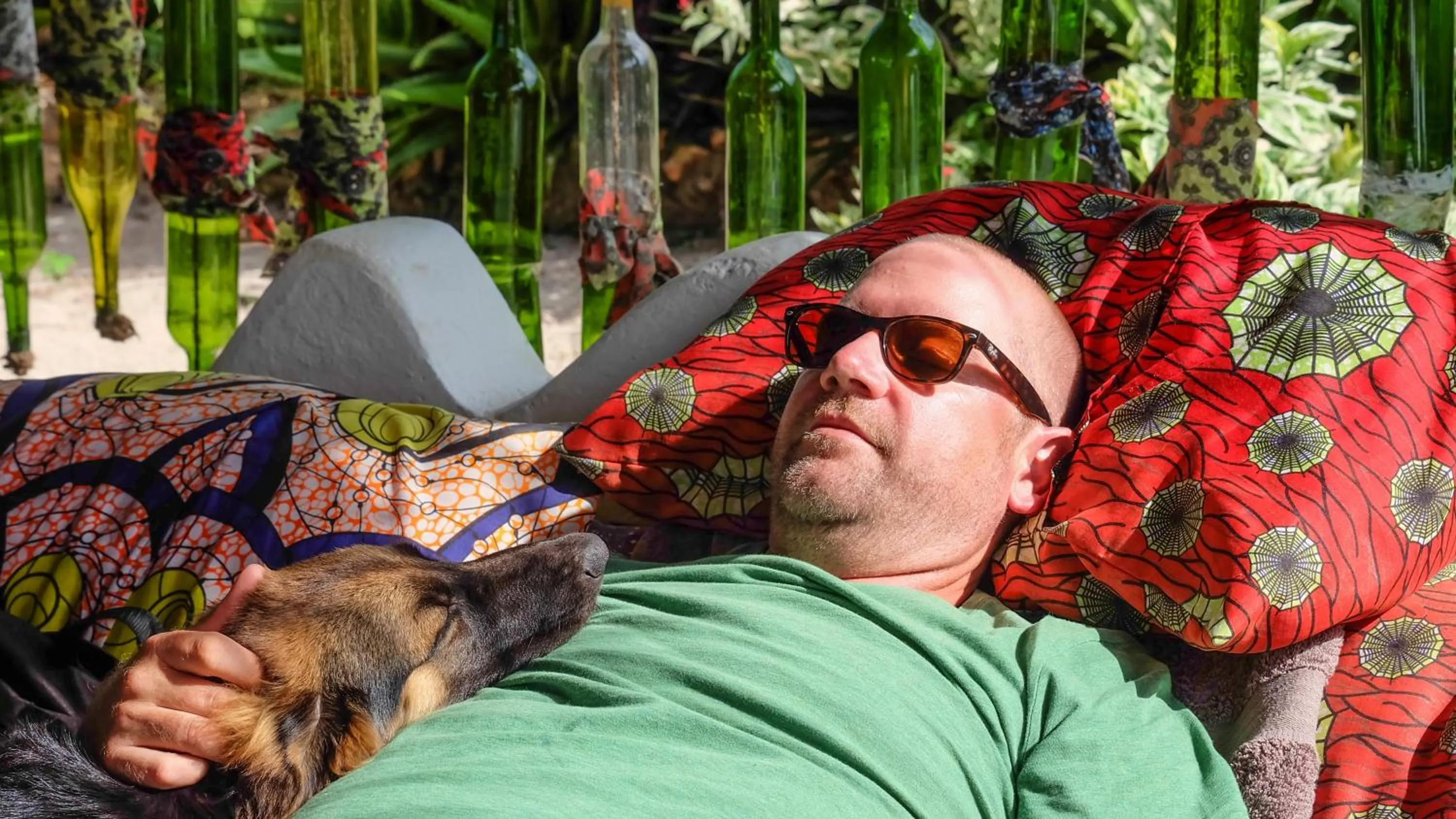 People in Seasons Lodge Zanzibar