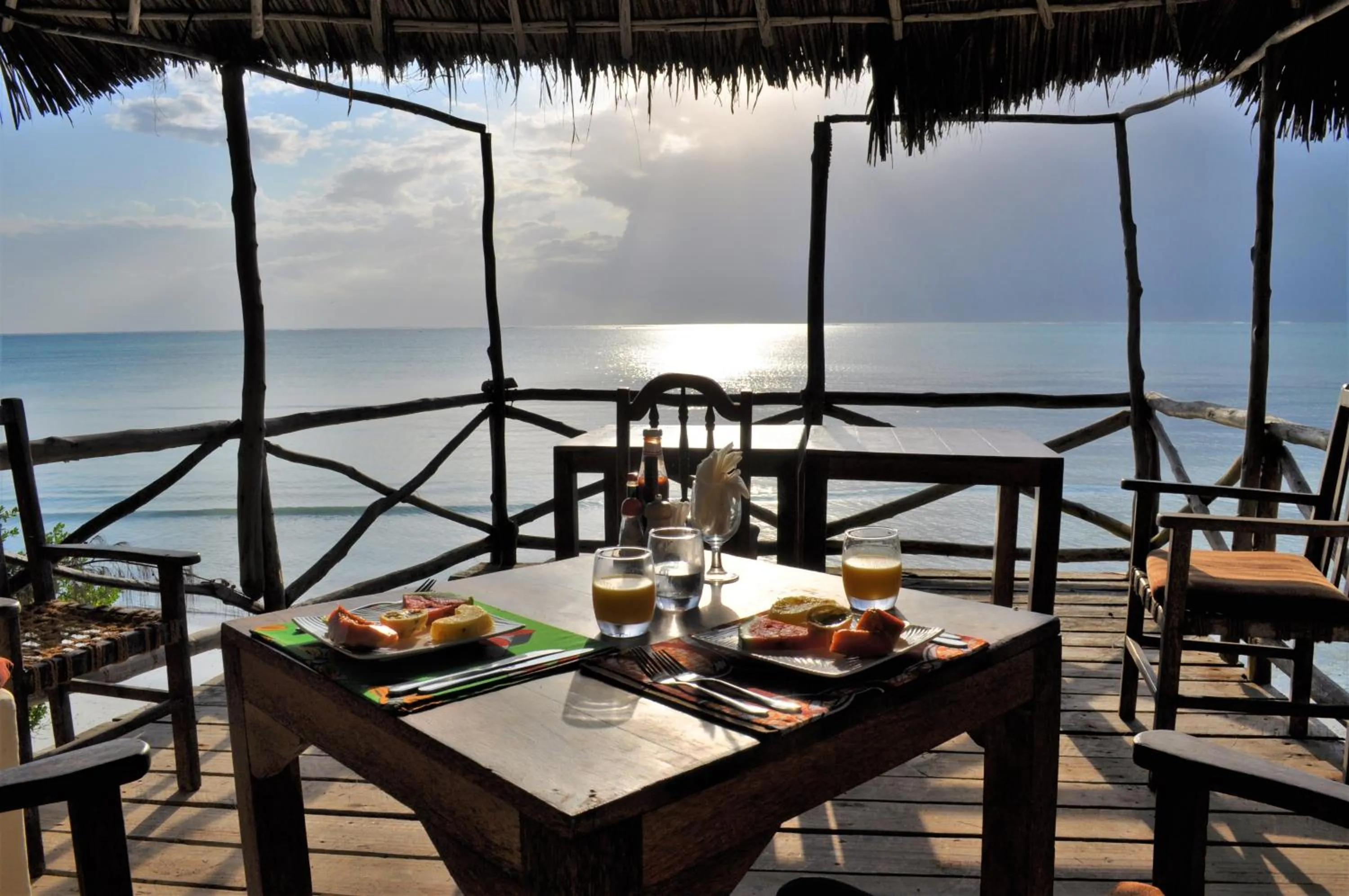 Restaurant/places to eat in Seasons Lodge Zanzibar