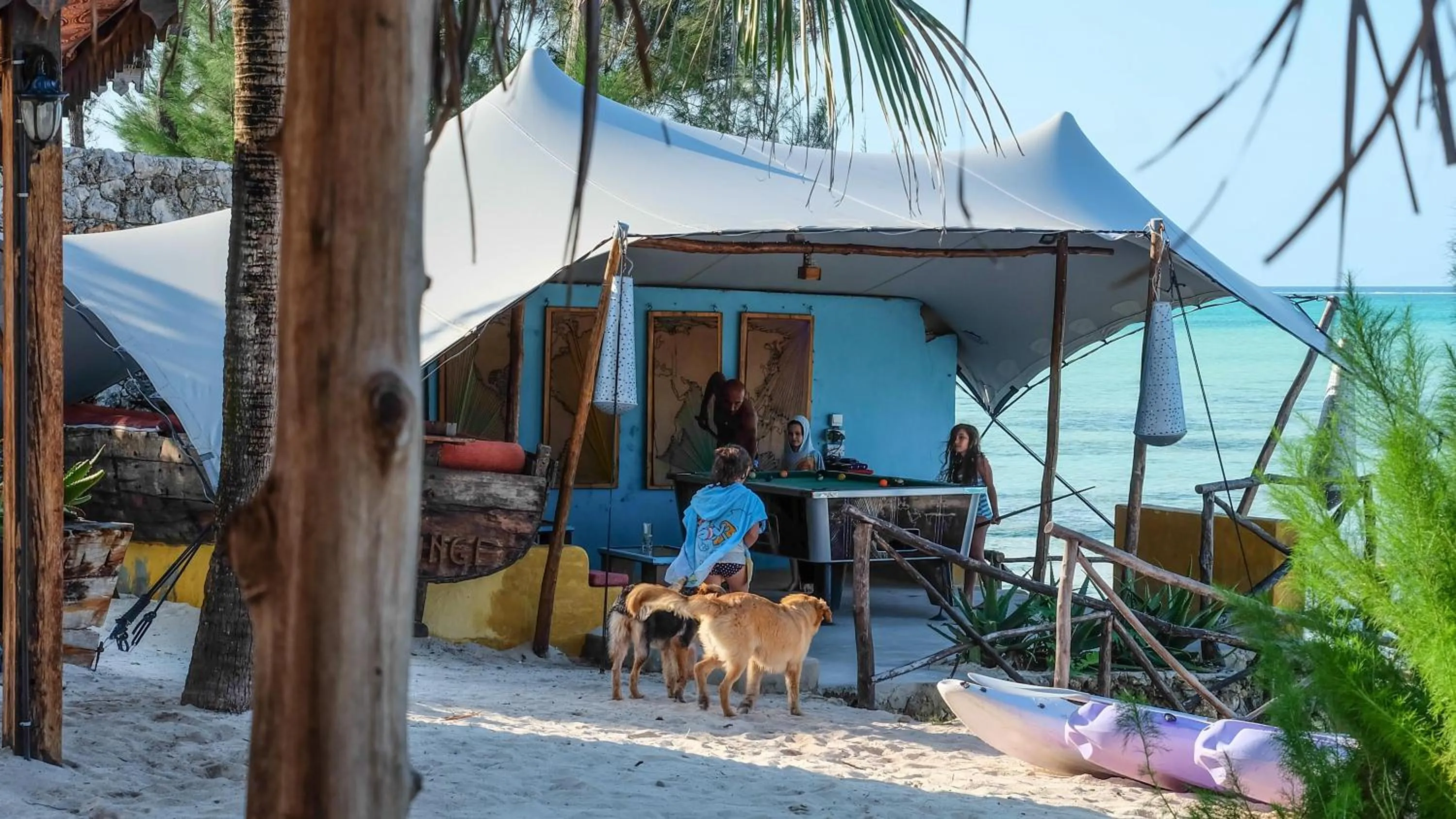 People in Seasons Lodge Zanzibar