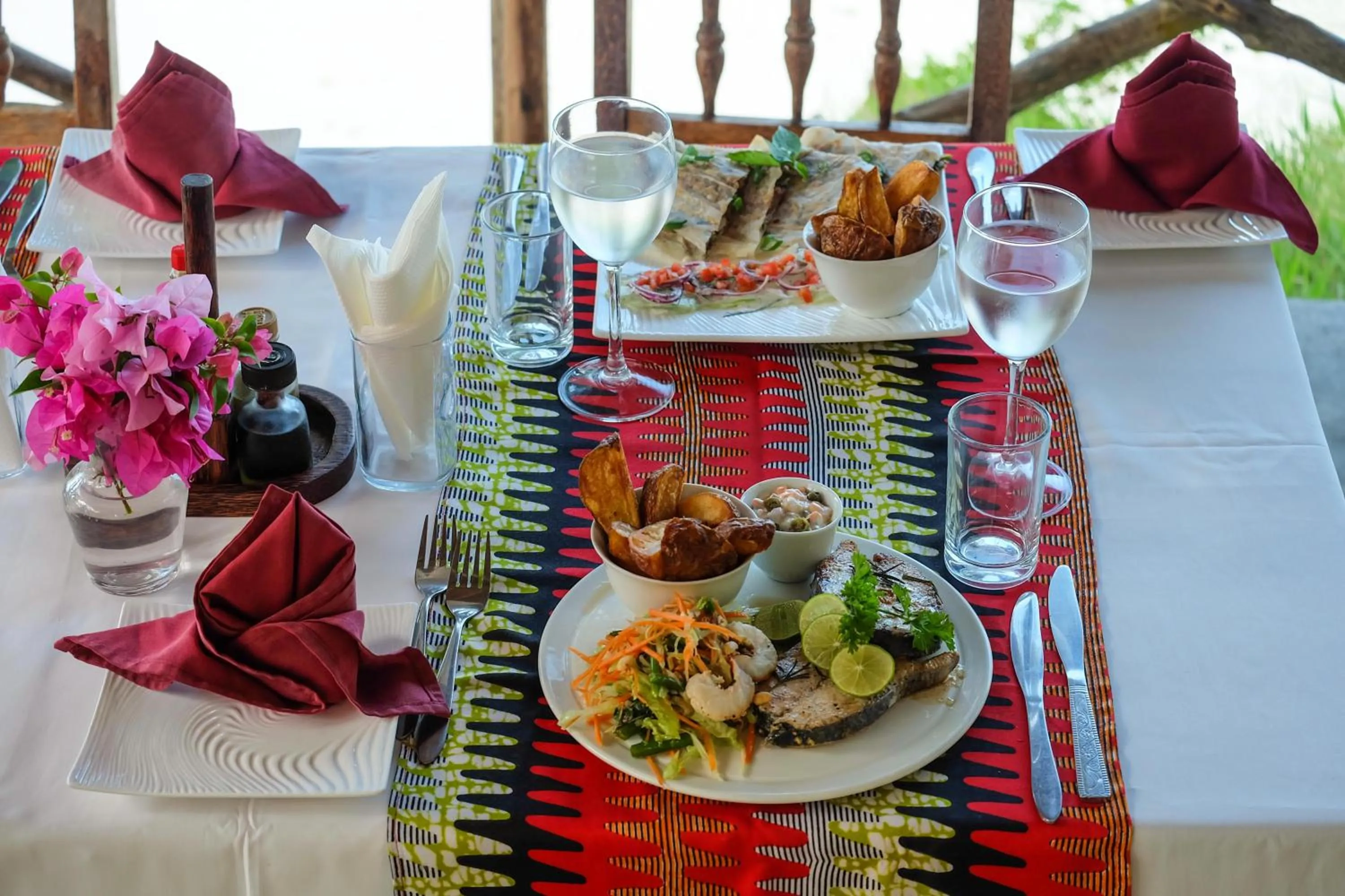 Restaurant/places to eat in Seasons Lodge Zanzibar