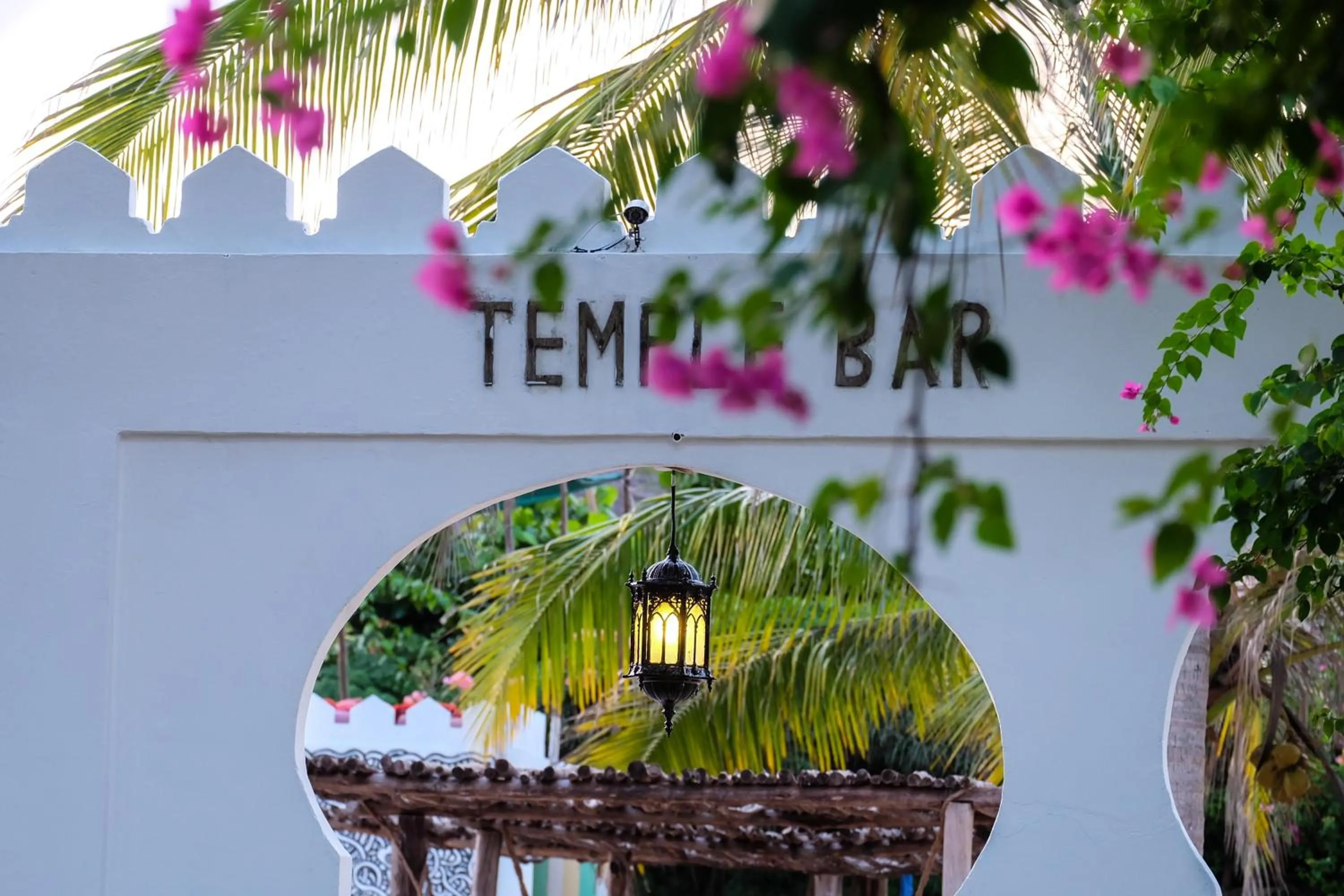 Lounge or bar in Seasons Lodge Zanzibar